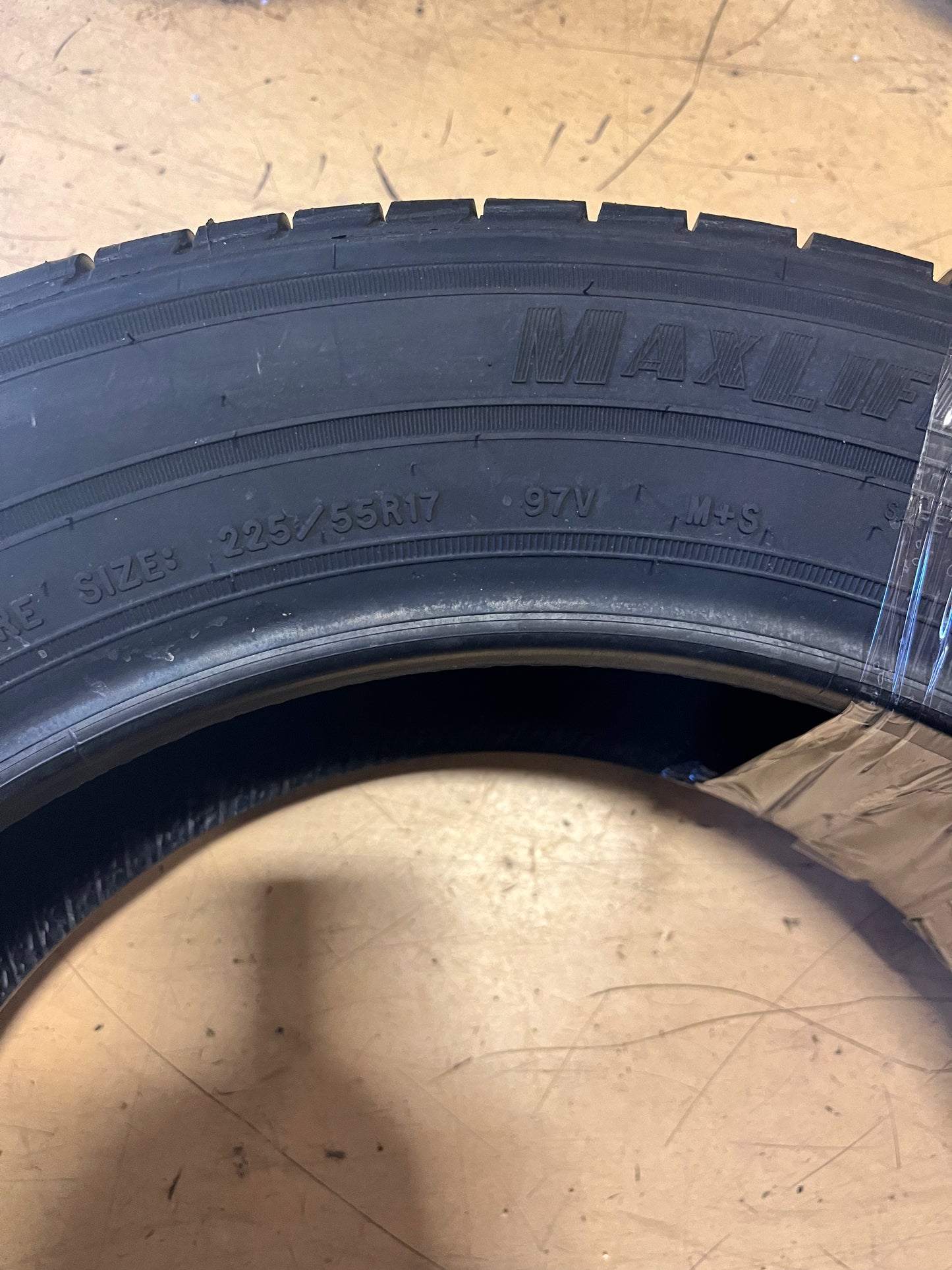 GOODYEAR ASSURANCE MAXLIFE P 225 55 17 97V TIRE 110502545