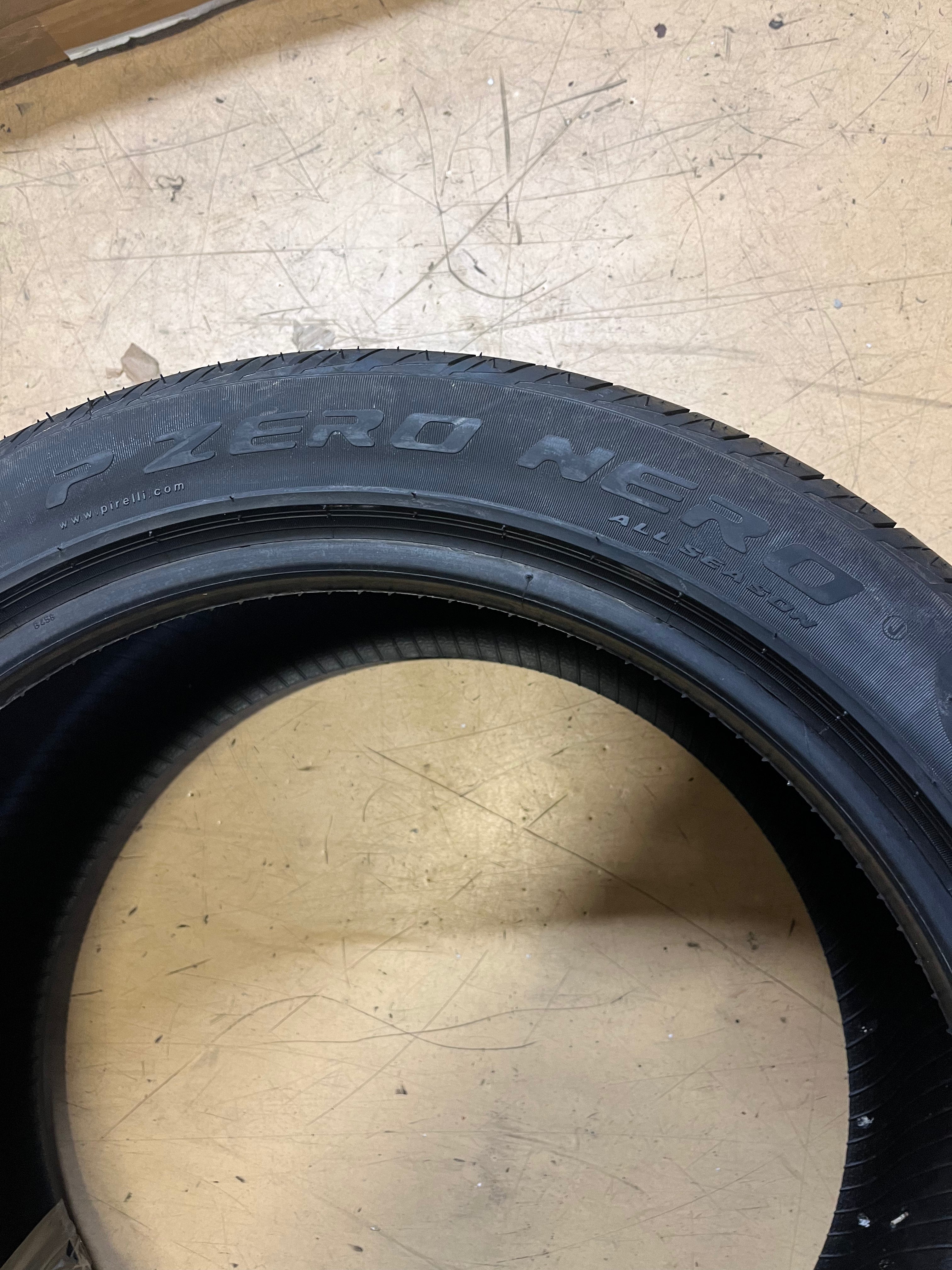 PIRELLI P ZERO NERO ALL  SEASON  P 275 40 R19 105H