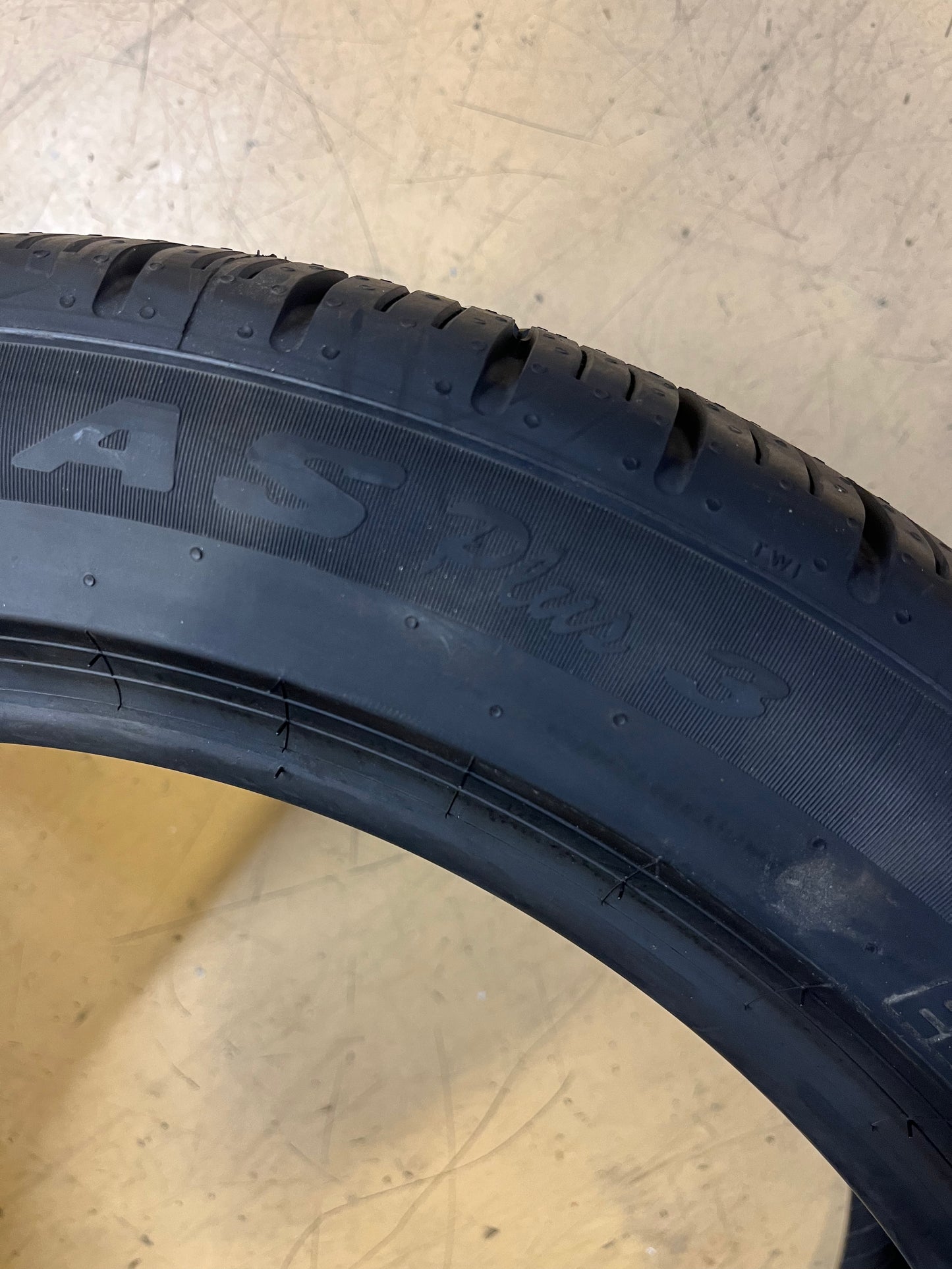 PIRELLI P ZERO ALL SEASON PLUS 3 ELECT (NCS ELT) P 235/45 18 98Y