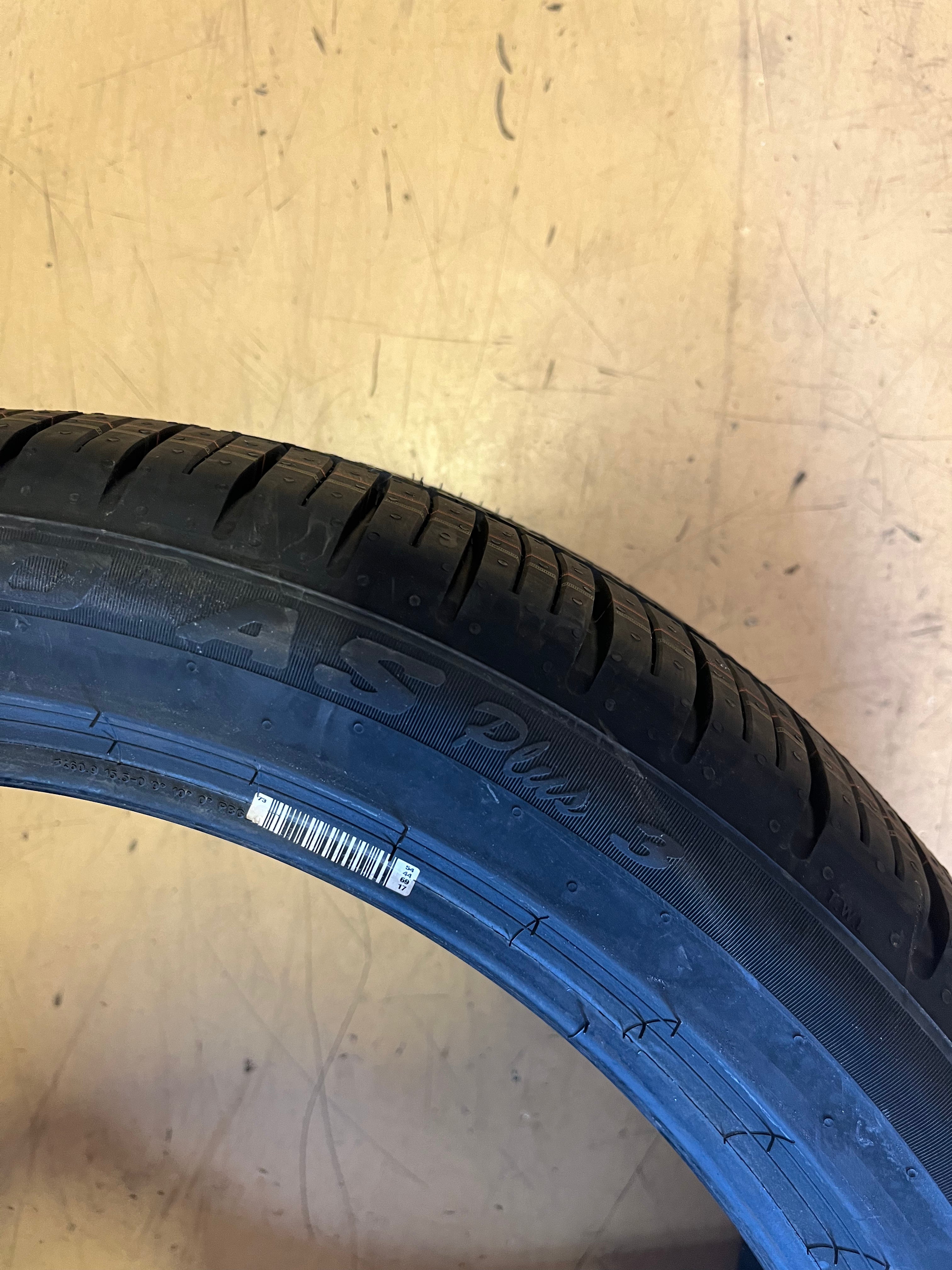 PIRELLI P ZERO ALL SEASON PLUS 3 235 40 18 95Y TIRE 4084100