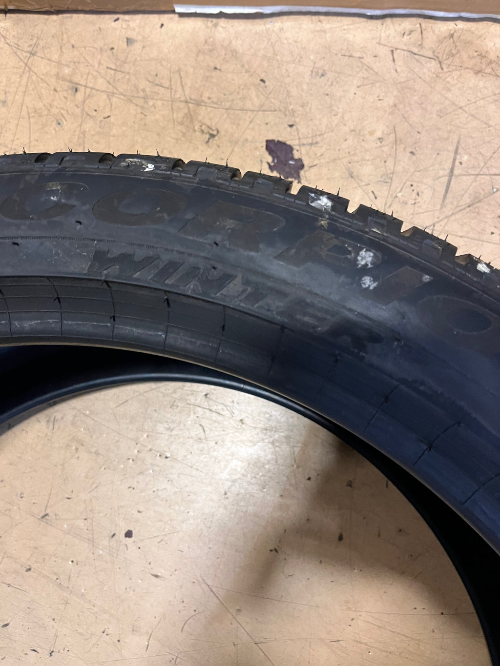 2 PIRELLI SCORPION WINTER RUNFLAT P 275 40 22 108V XL SNOW TIRES 3827500