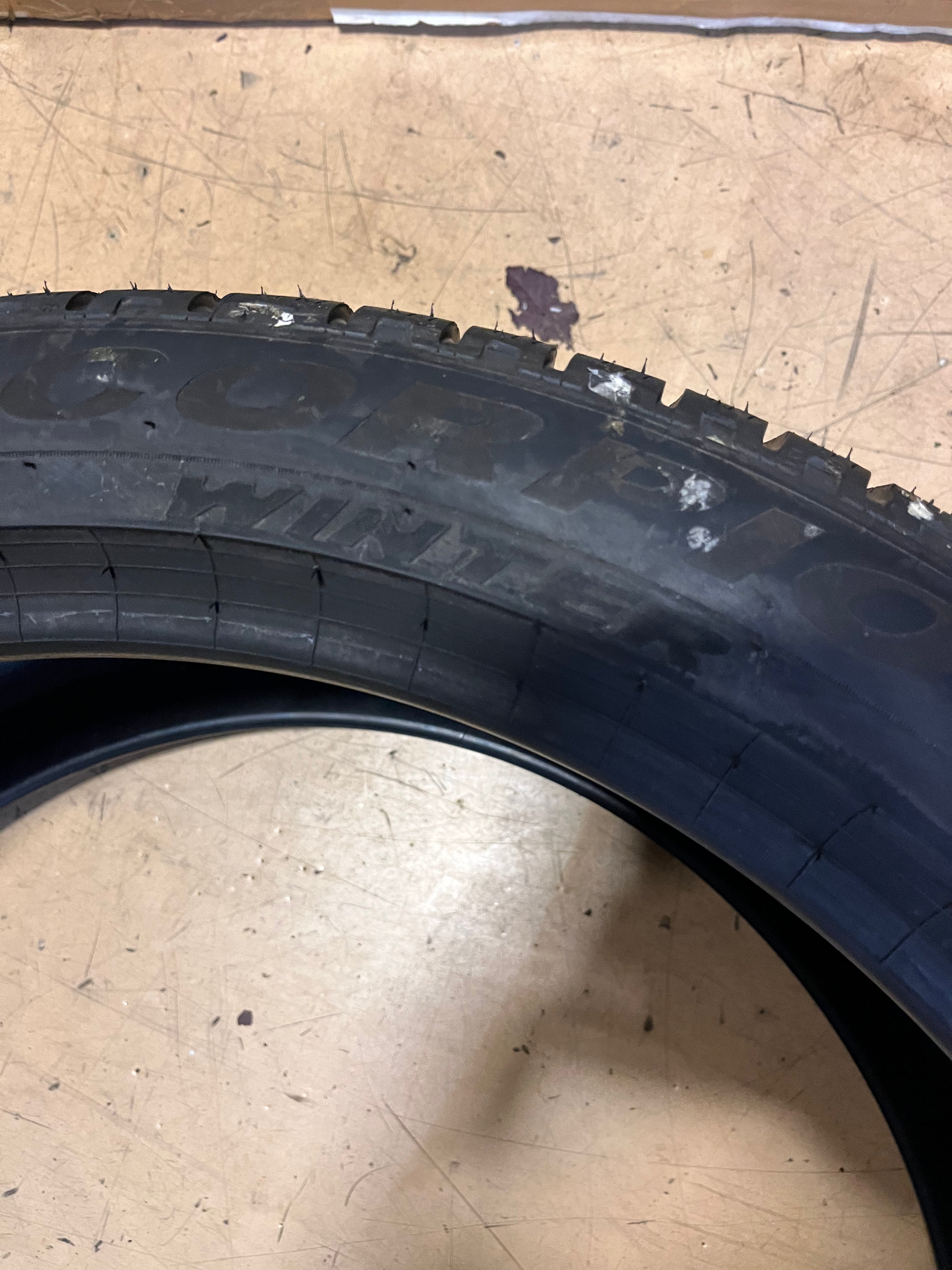 2 PIRELLI SCORPION WINTER RUNFLAT P 275 40 22 108V XL SNOW TIRES 3827500