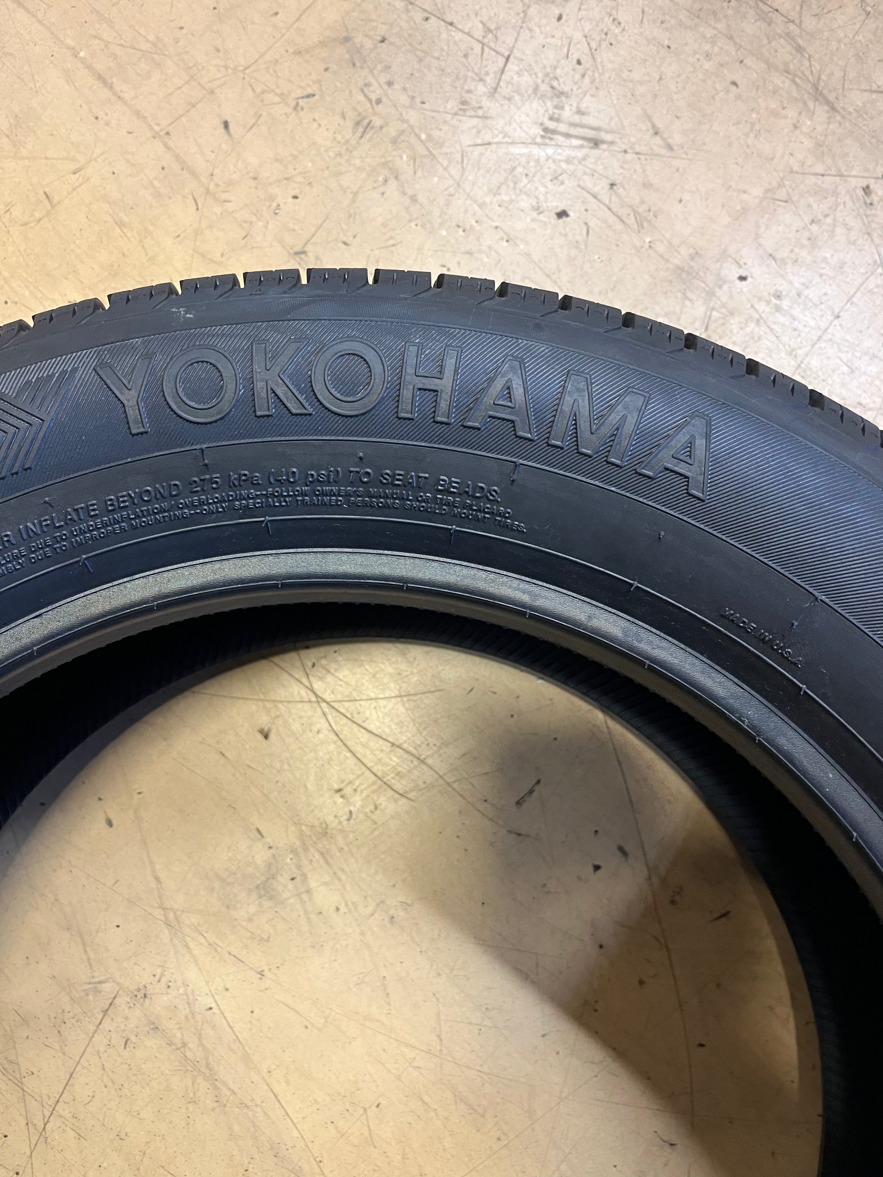 YOKOHAMA AVID TOURING S P 215 60 17 96T BSW TIRE 110131825