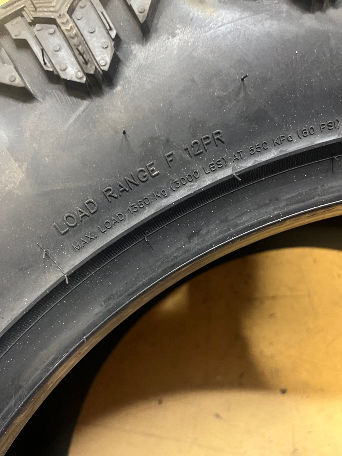 BUCKSHOT ALL TERRAIN LT 33 12.50 20 119Q LRF 12 PLY RBL TIRE CBSAT18