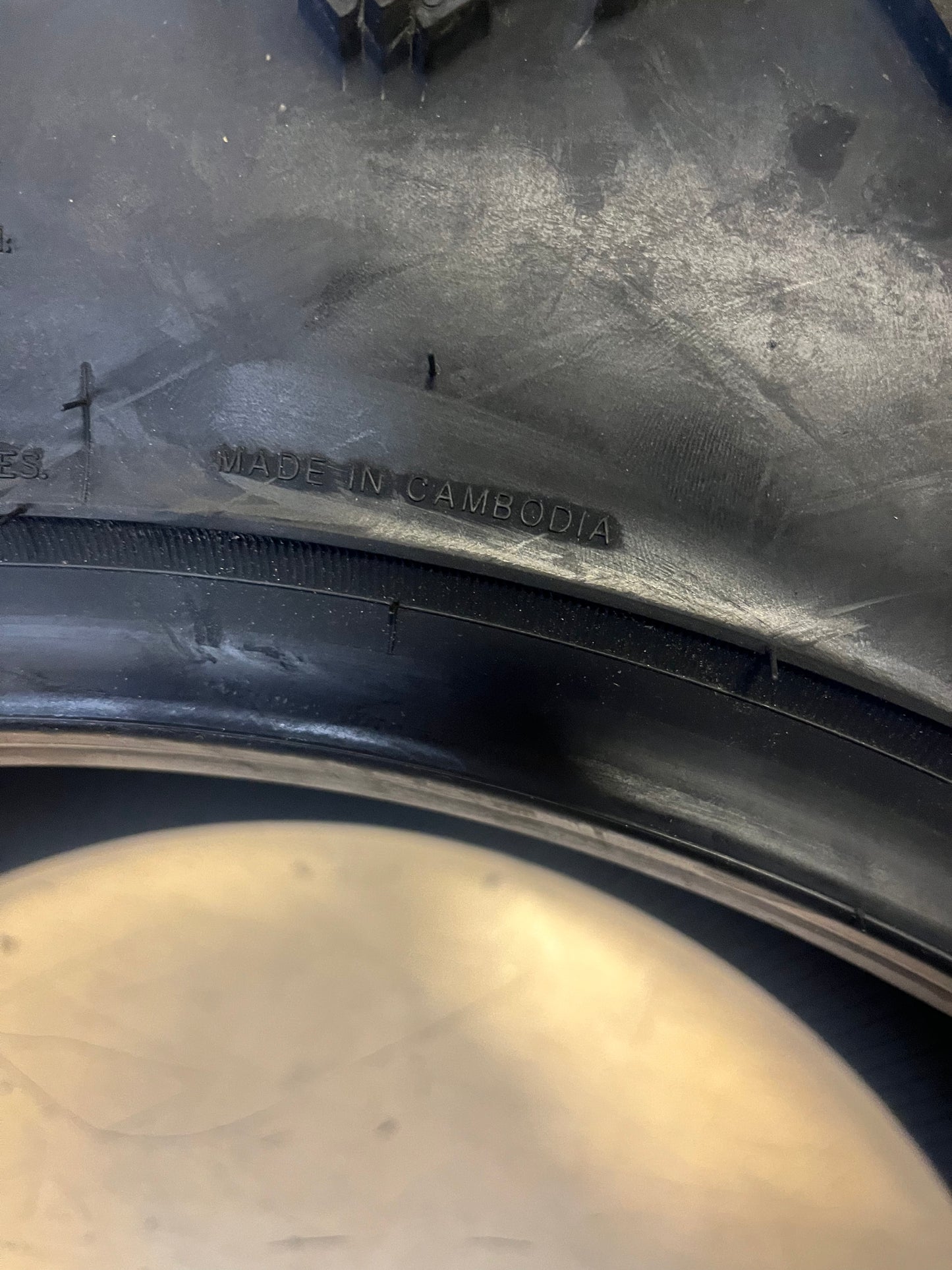 BUCKSHOT ALL TERRAIN LT 33 12.50 20 119Q LRF 12 PLY RBL TIRE CBSAT18