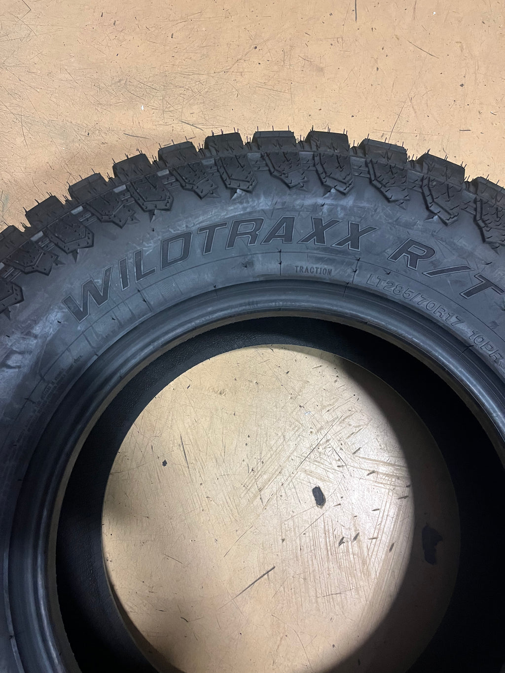 LANDSPIDER WILDTRAXX R/T RUGGED TERRAIN A/S LT 285 70 17 121/118S LRE TIRE FRT005A