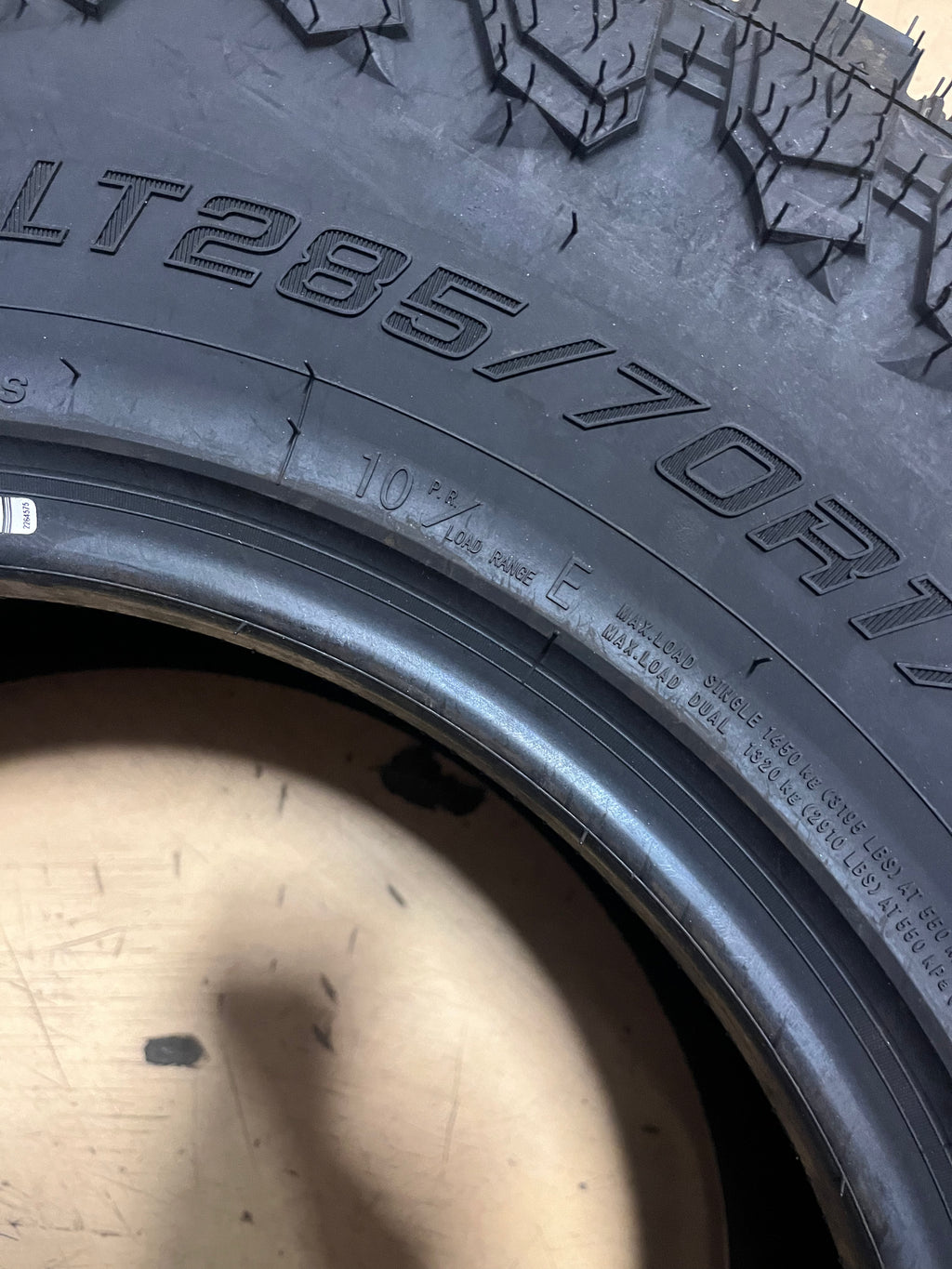 LANDSPIDER WILDTRAXX R/T RUGGED TERRAIN A/S LT 285 70 17 121/118S LRE TIRE FRT005A