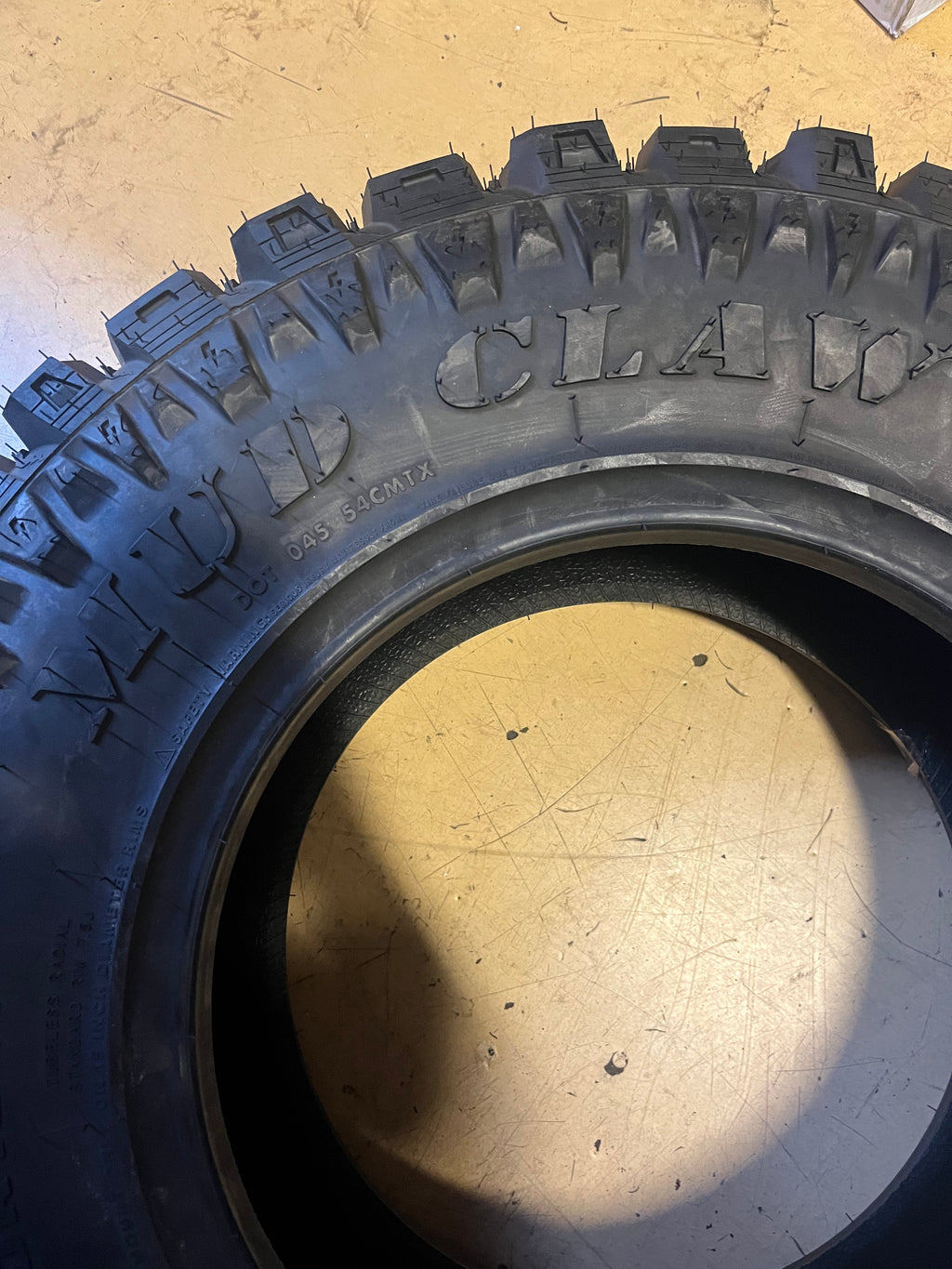 MUD CLAW COMP MTX LT 30 9.50 R15 104Q LRC 6 PLY BSW TIRE  MTX78