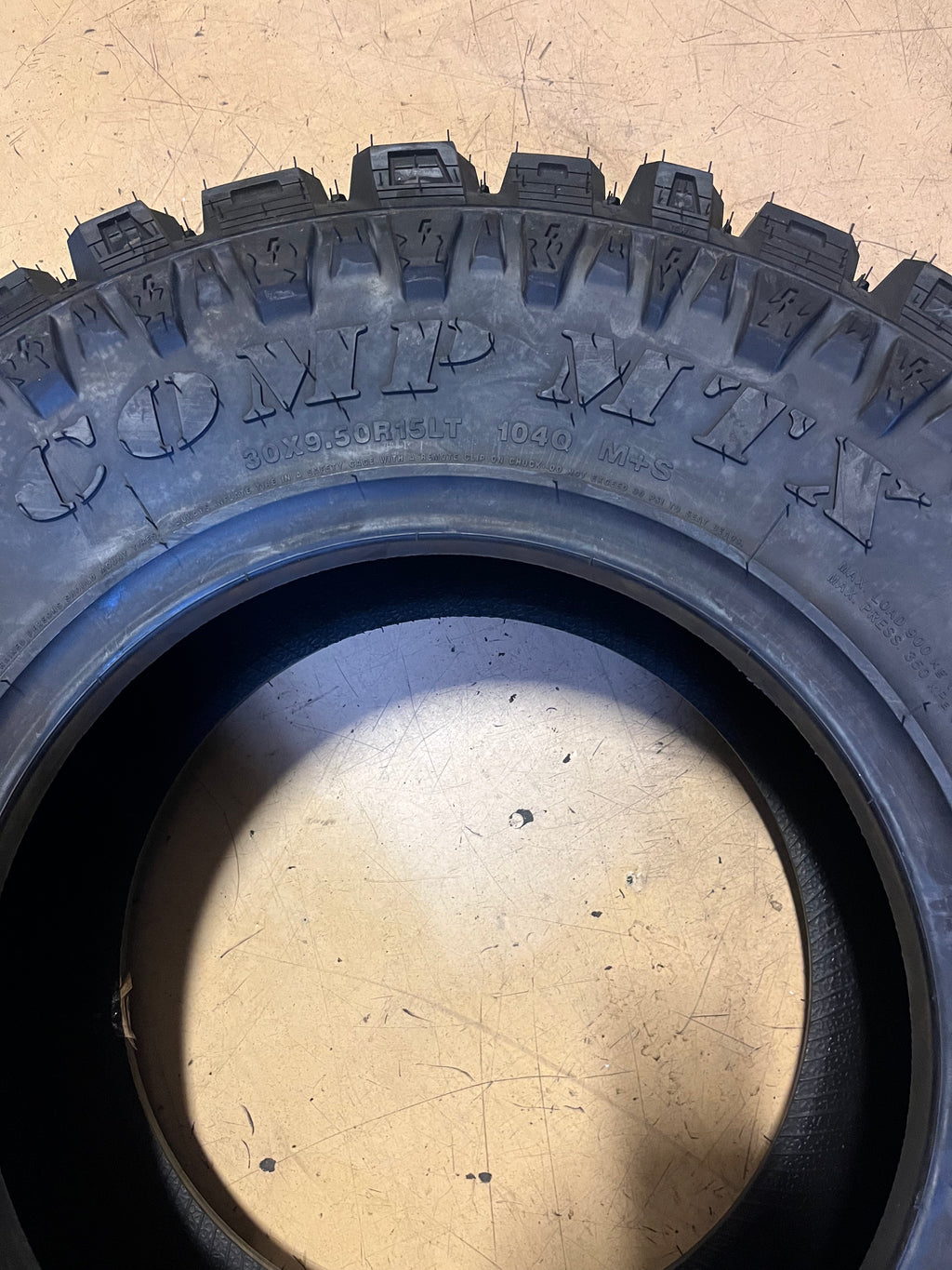 MUD CLAW COMP MTX LT 30 9.50 R15 104Q LRC 6 PLY BSW TIRE  MTX78