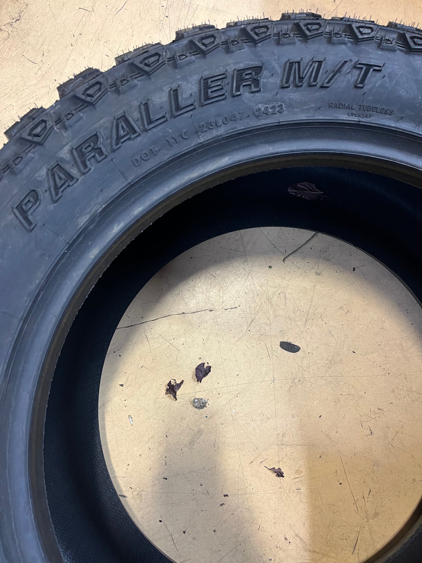 1 ATLAS PARALLER M/T LT 33 12.50 20 114Q LRE 10 PLY TIRE BSW 221019803