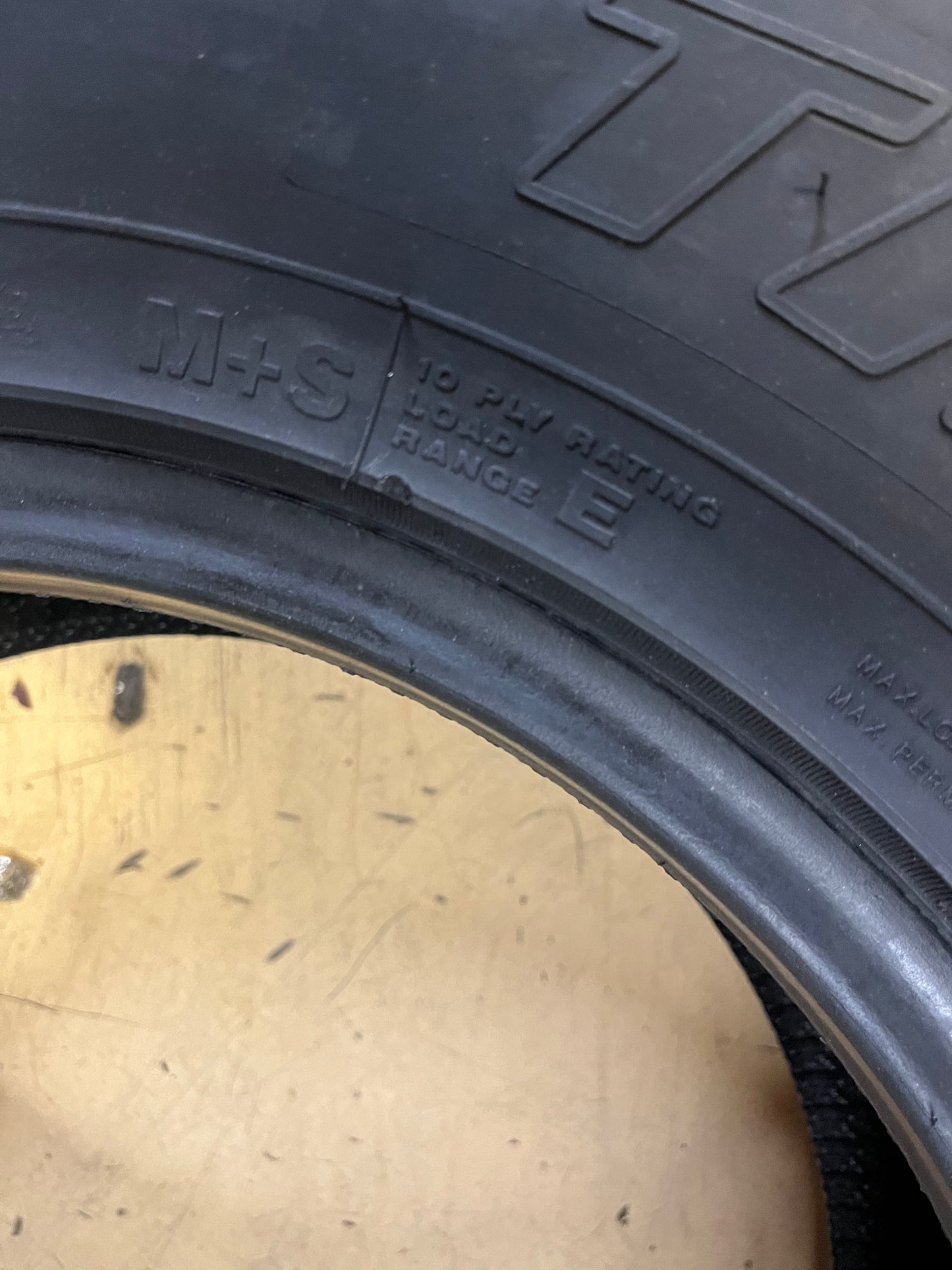 2 THUNDERER TRAC GRIP M/T R408 BSW LT 285 75 16 126/123Q 10PLY MUD TIRE TH2459