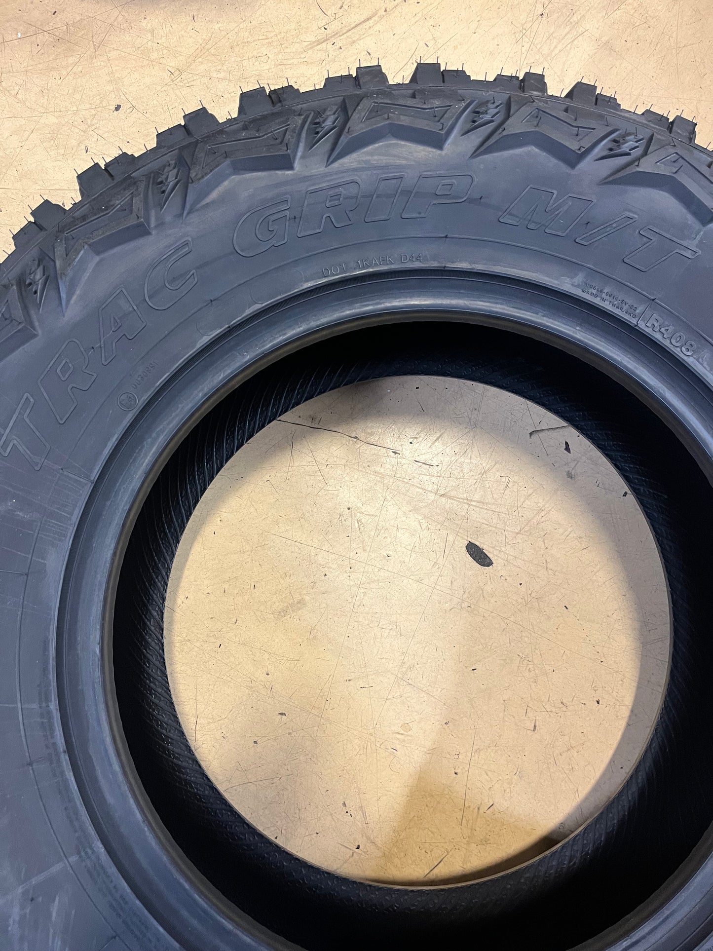 THUNDERER TRAC GRIP M/T R408 BSW LT 275 70 18 125/122Q 10PLY MUD TIRE TH2472