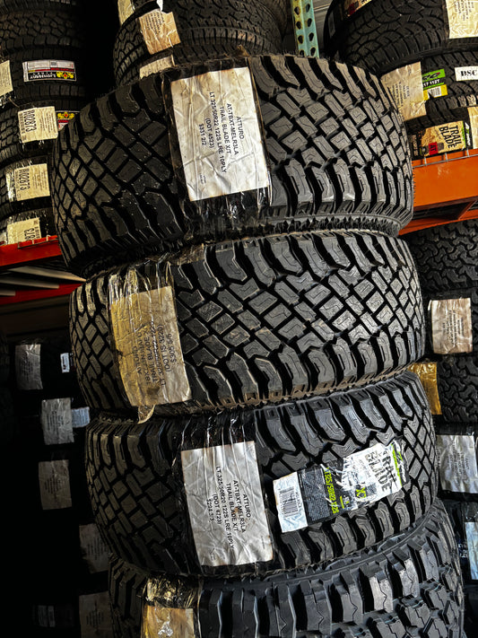 (TODO) ATTURO TRAIL BLADE X/T LT 325 50 20 122S LRE 10 PLY ALL TERRAIN TIRE