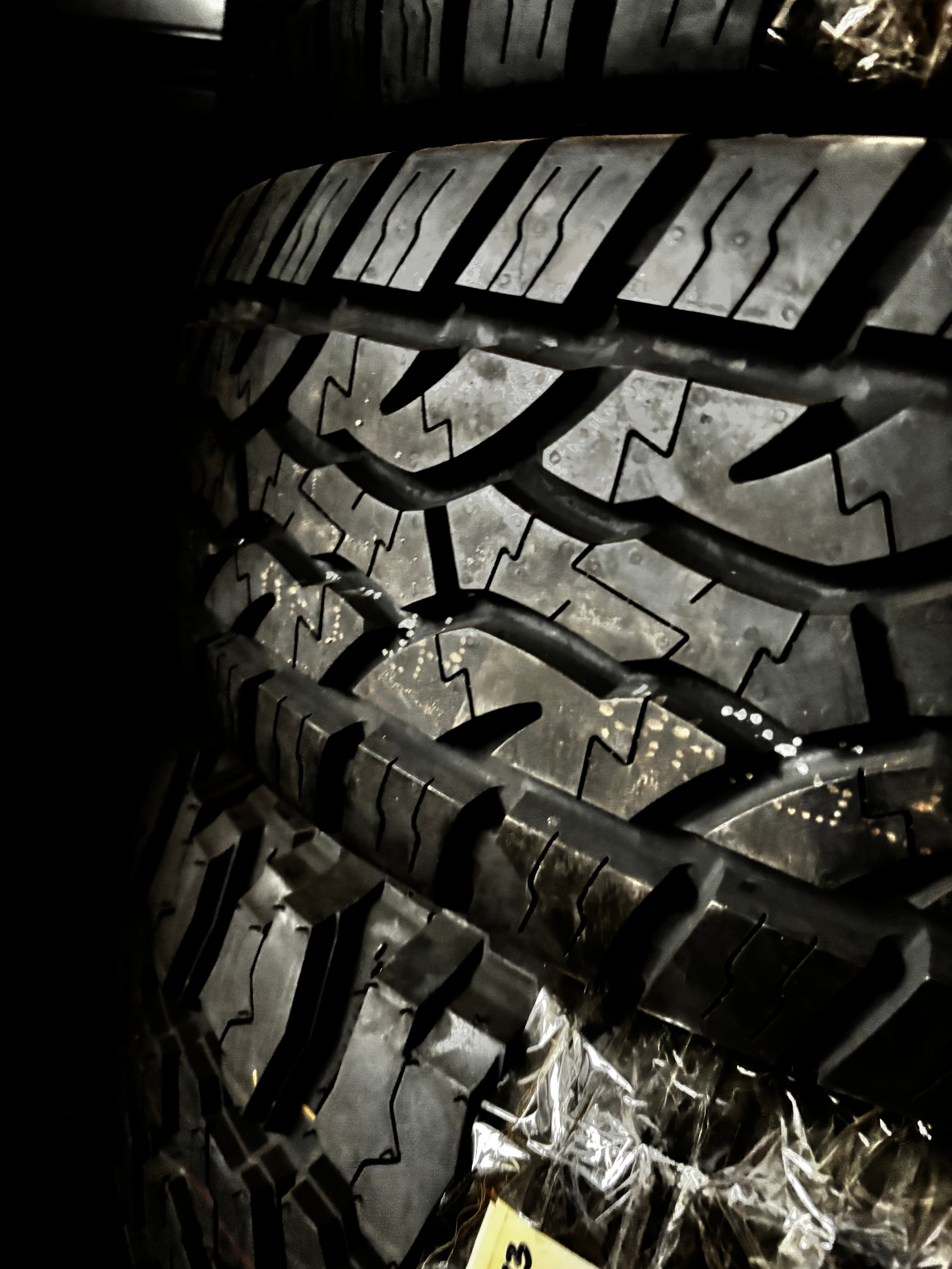 (TODO) 2 IRONMAN ALL COUNTRY AT LT 255 70 18 113T SL ALL TERRAIN TIRES 92829