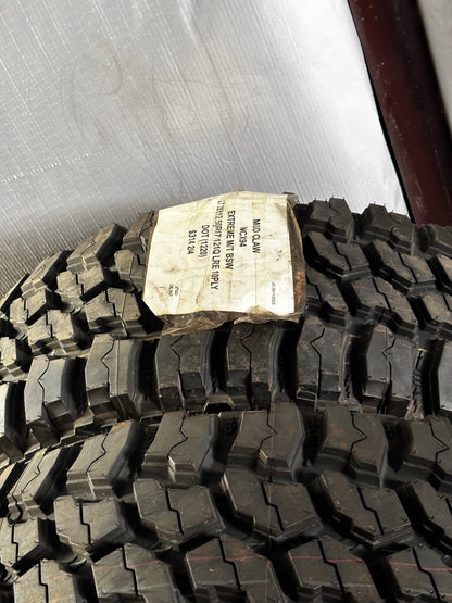 (TODO) 4 MUD CLAW EXTREME MT LT 35 12.5 17 121Q LRE 10 PLY MUD TERRAIN TIRES MCX94