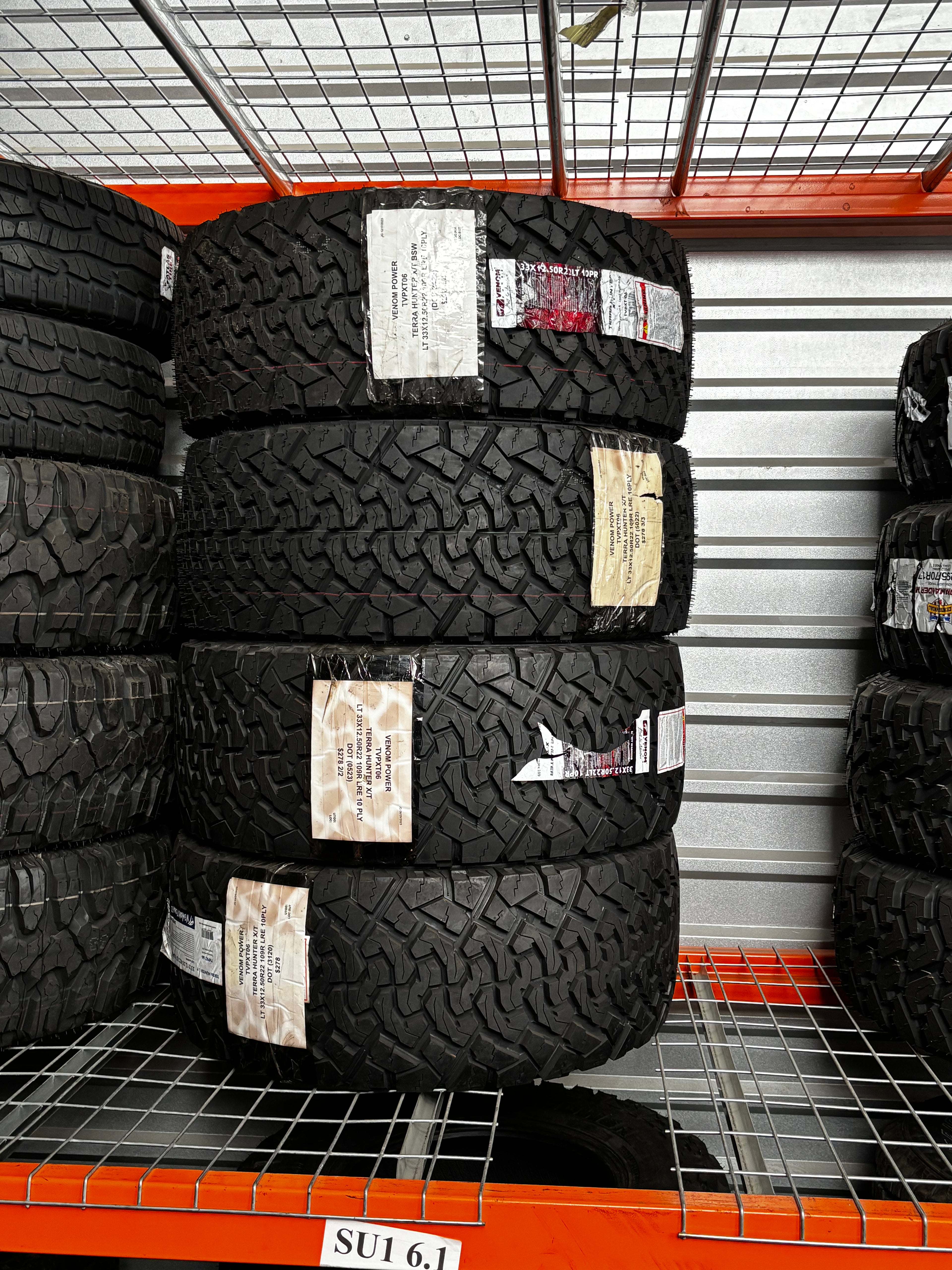(TODO) 4 VENOM POWER TERRA HUNTER XT LT 33 12.5 22 109R LRE 10 PLY ALL TERRAIN TIRES TVPXT06