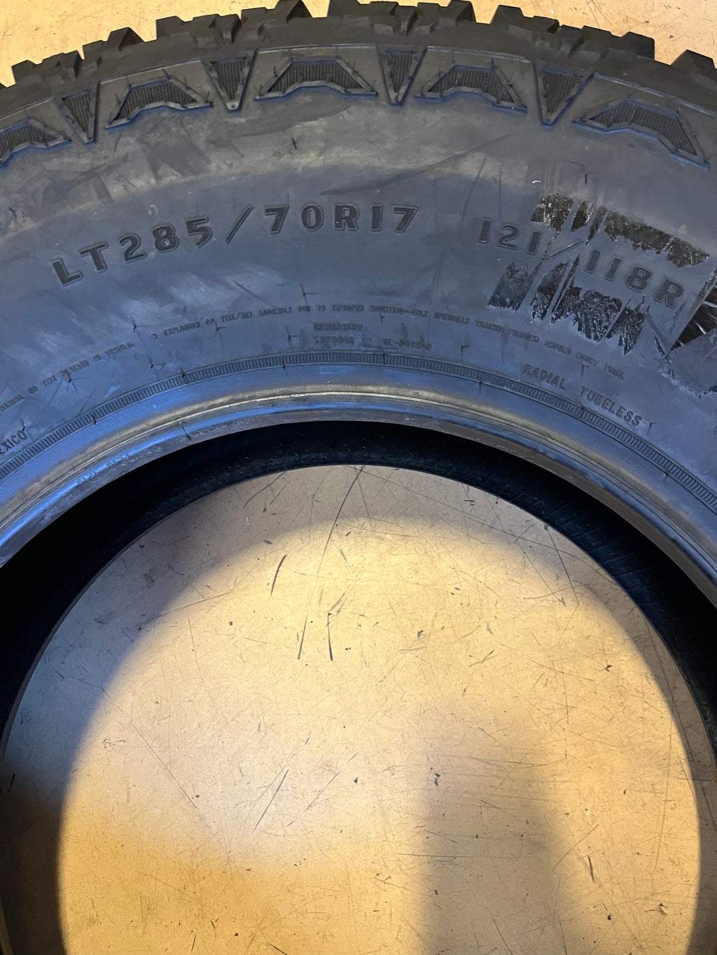 KELLY EDGE AT LT 285 70 17 121/118R 10 PLY ALL TERRAIN TIRE 357750286
