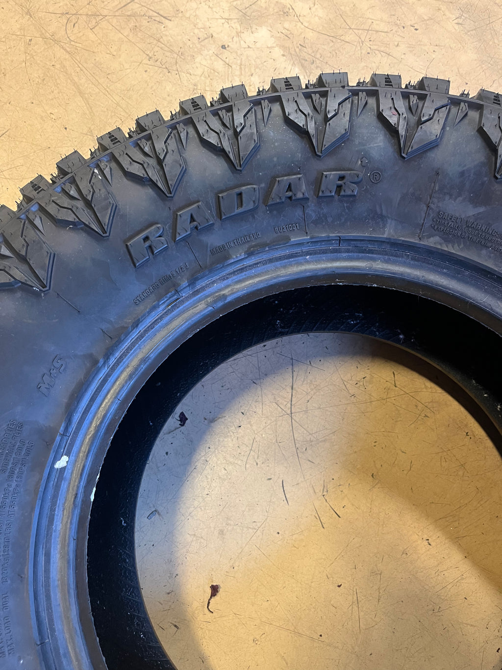 1 RADAR RENEGADE R/T LT 295 70 17 121/118Q 10 PLY RUGGED TERRAIN TIRE RASYTH0138 RAIDES BLACK LETTER