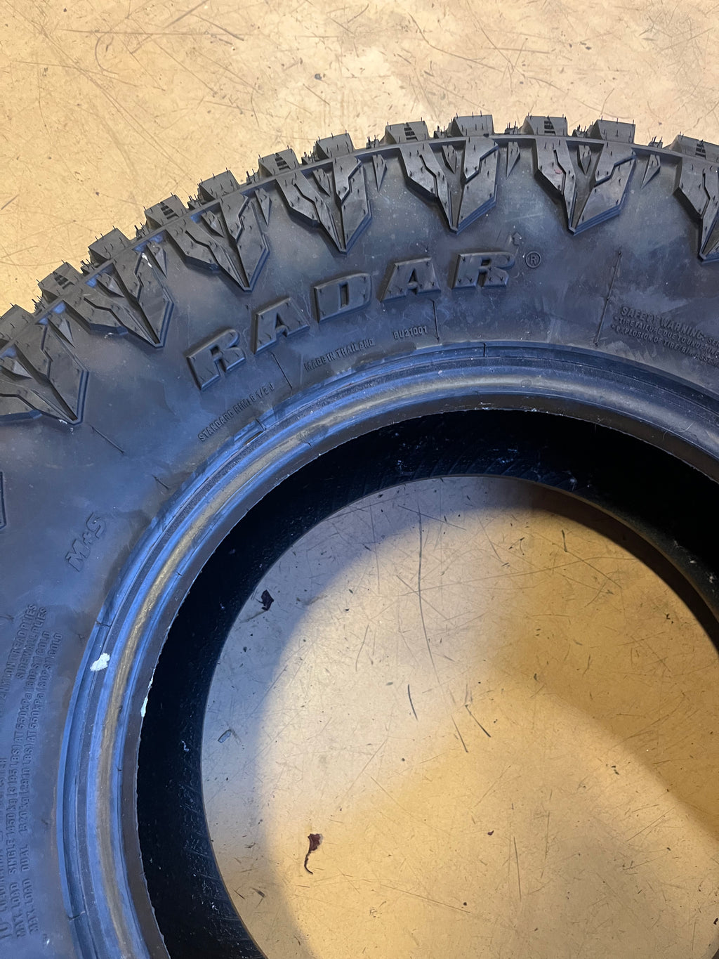 1 RADAR RENEGADE R/T LT 295 70 17 121/118Q 10 PLY RUGGED TERRAIN TIRE RASYTH0138 RAIDES BLACK LETTER