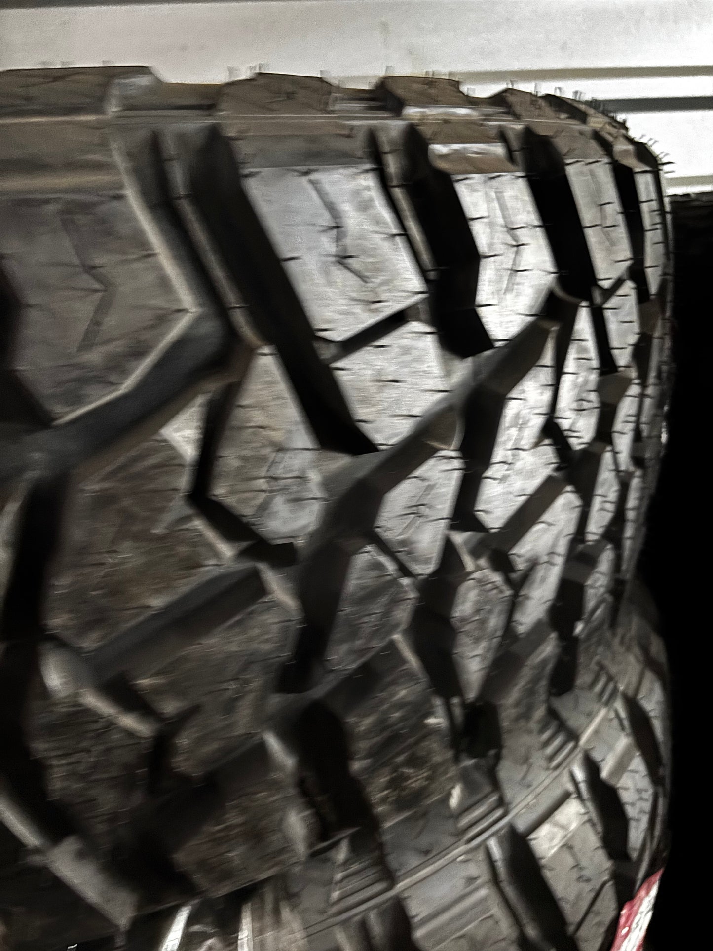(KSL ONLY) LANDSPIDER WILDTRAXX M/T BSW LT 35 12.5 22 117Q LRE 10PLY MUD TERRAIN TIRE EMT022