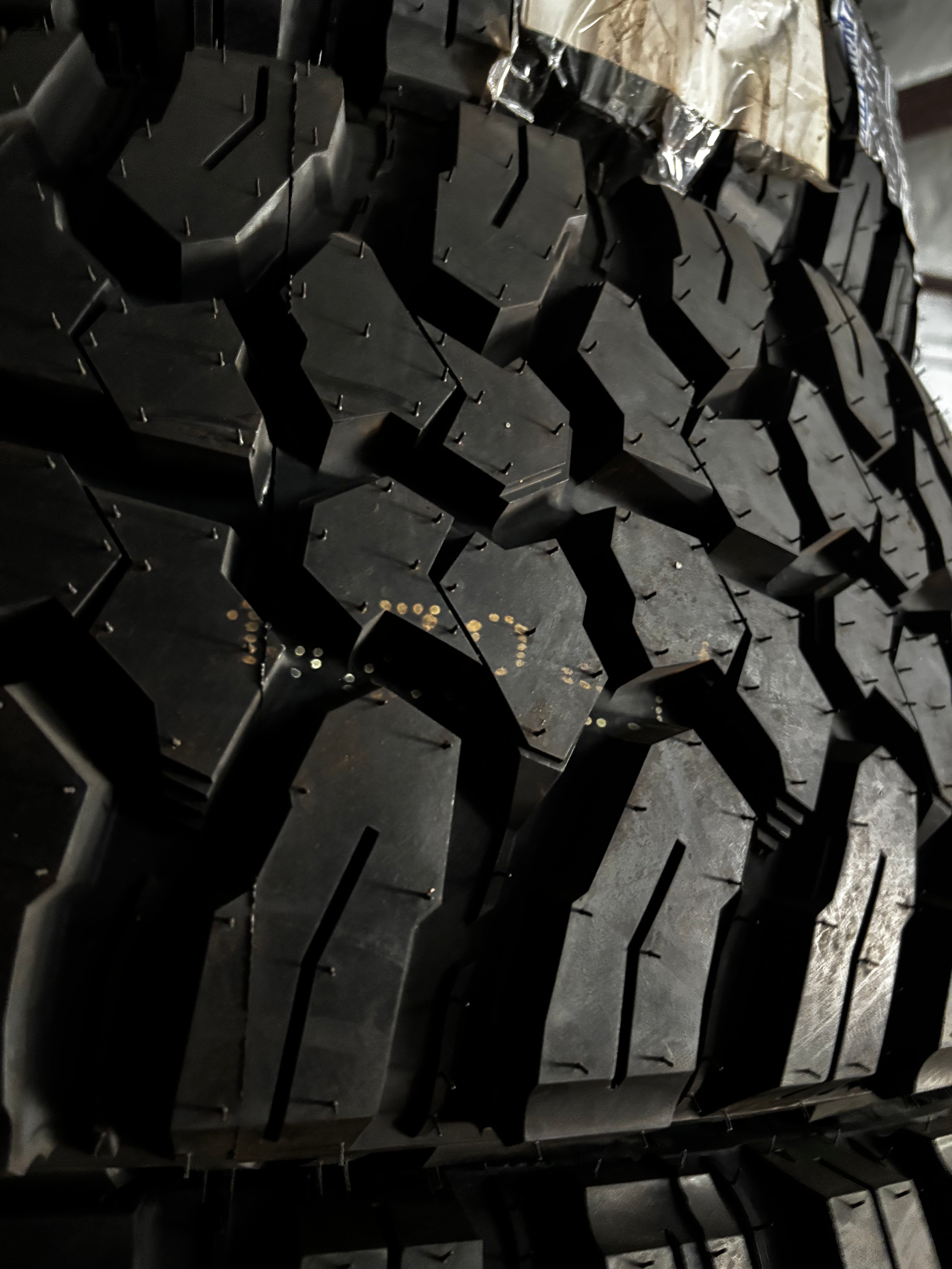 (KSL ONLY) TRAVLESTAR ECOPATH M/T BSW LT 35 12.5 17 121Q LRE 10 PLY  MUD TERRAIN TIRES TIRE LL-MT003