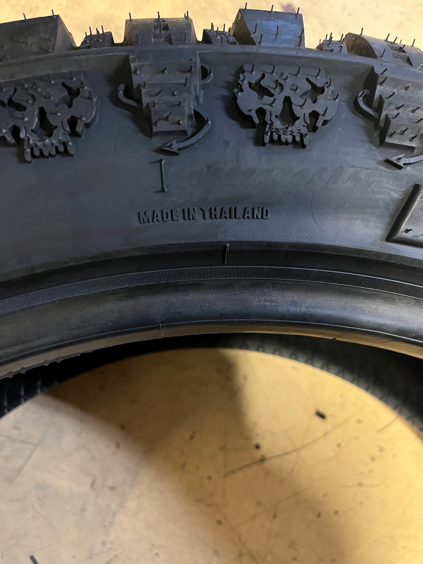 RADAR RENEGADE R/T LT 285 50 22 121/118Q LRE ALL SEASON TIRE RASYTH0151 BSW RUGGED TERRAIN