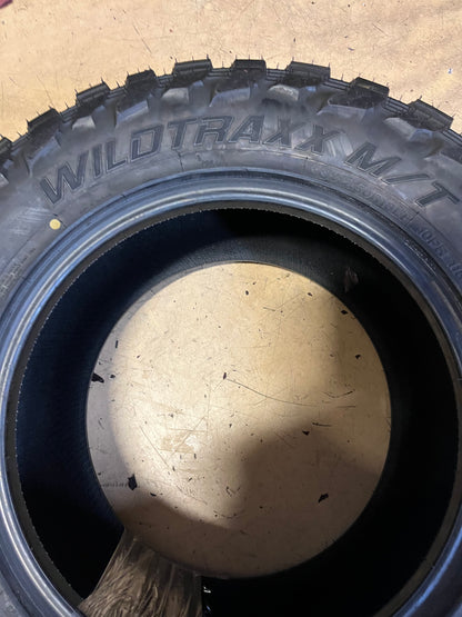 LANDSPIDER WILDTRAX M/T LT 33 12.5 18 118Q LRE 10 PLY MUD TERRAIN TIRE EMT013 ALL SEASON RAISED BLACK LETTER