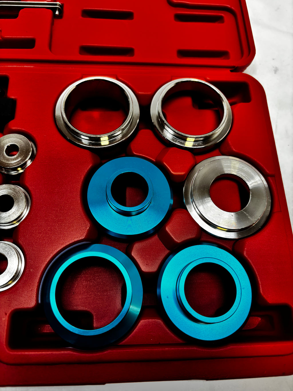 FIRSTINFO CRANKSHAFT AND CAMSHAFT BEARING REMOVAL AND INSTALLATION KIT F3281L
