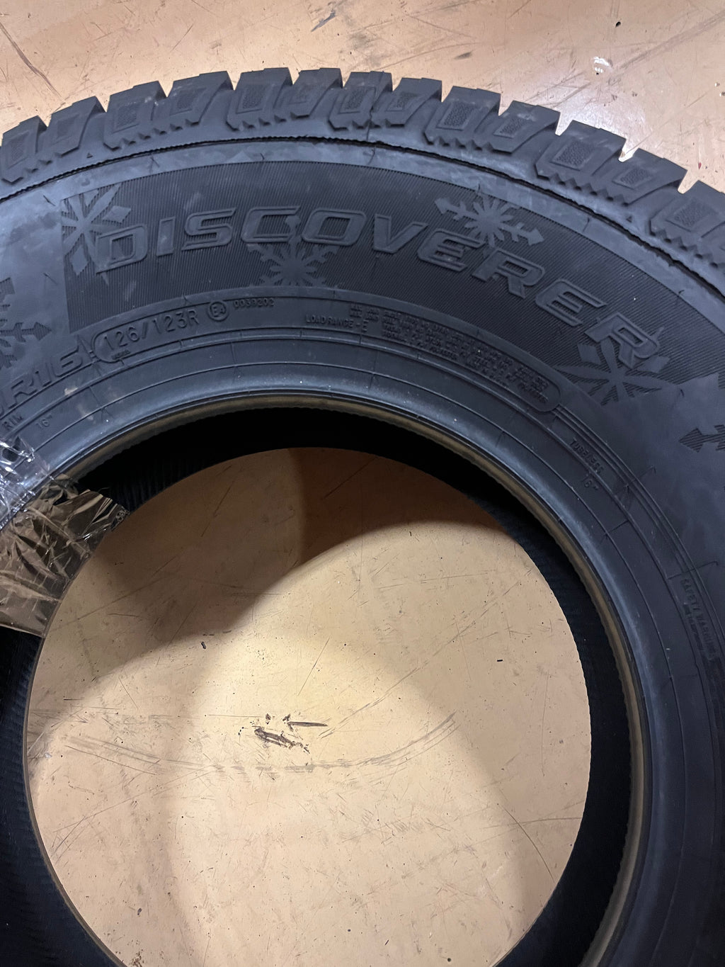 2 COOPER DISCOVERER SNOW CLAW BSW P 285 75 16 126/123R WINTER TIRE 170175005