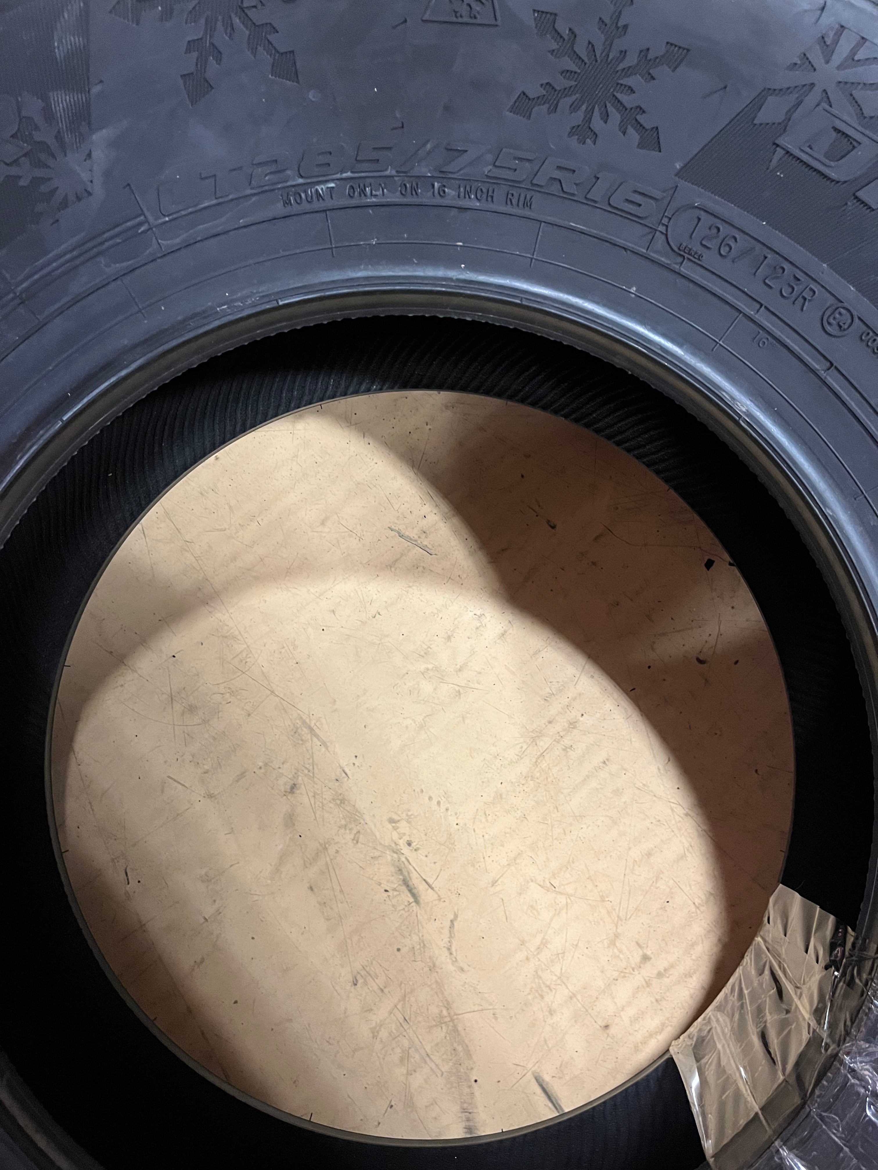 2 COOPER DISCOVERER SNOW CLAW BSW P 285 75 16 126/123R WINTER TIRE 170175005