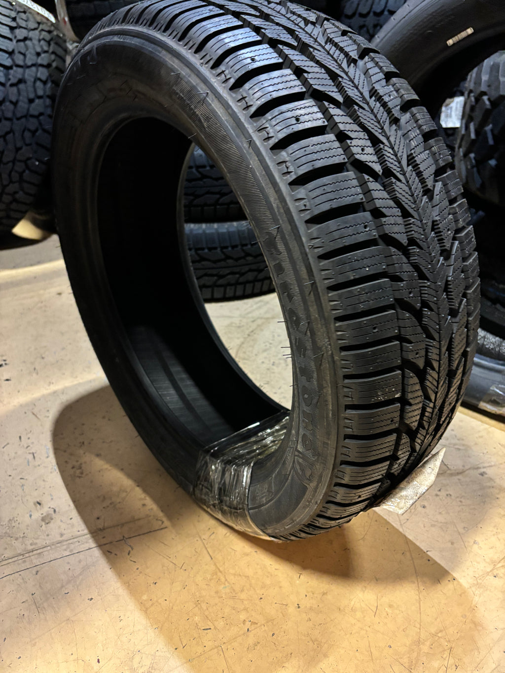 FIRESTONE WINTERFORCE 2 P 205 50 17 93S XL SNOW WINTER TIRE 006438