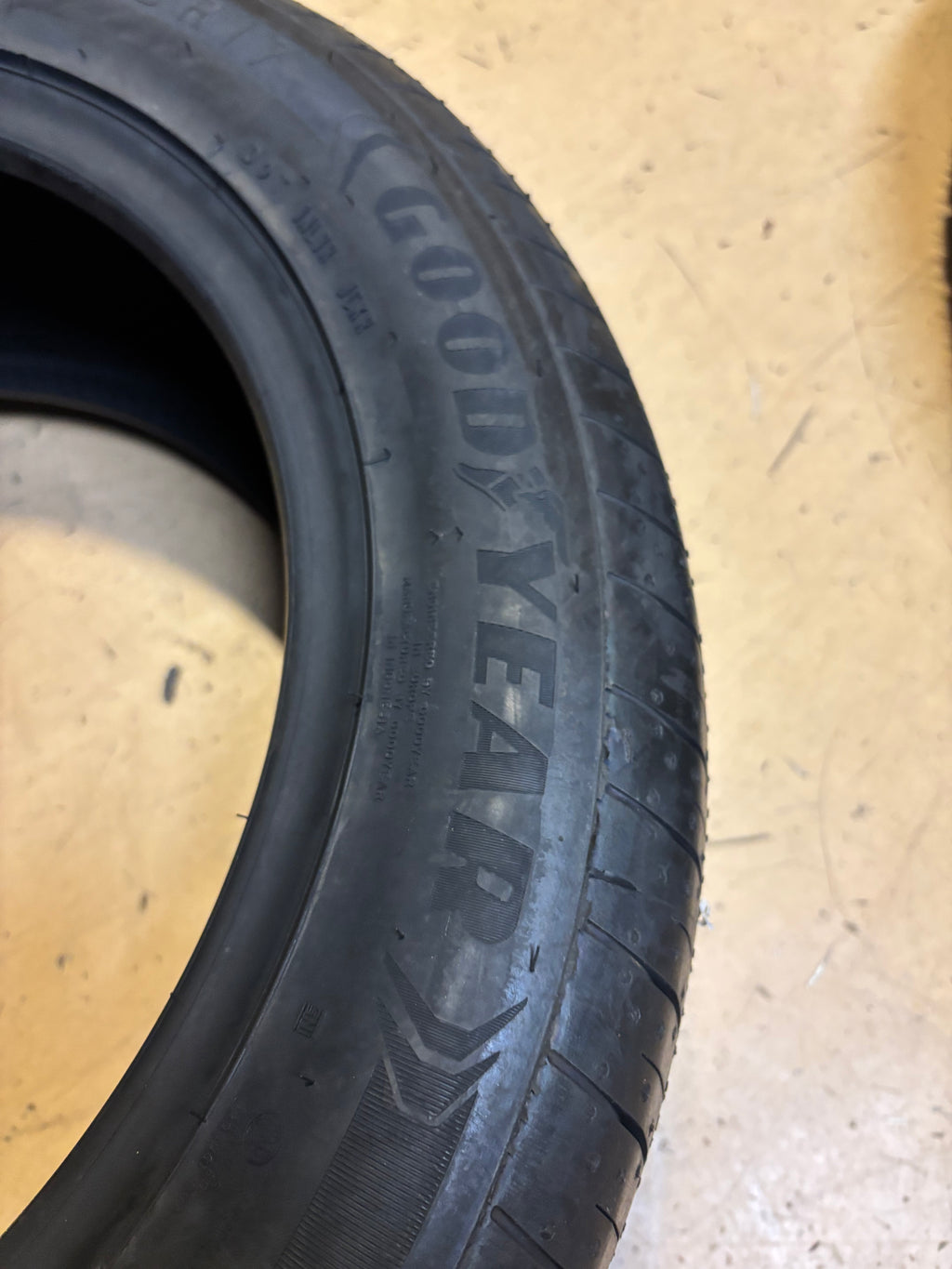 GOODYEAR ASSURANCE TRIPLEMAX 2 P 215 55 17 94V SL ALL SEASON TIRE 545018