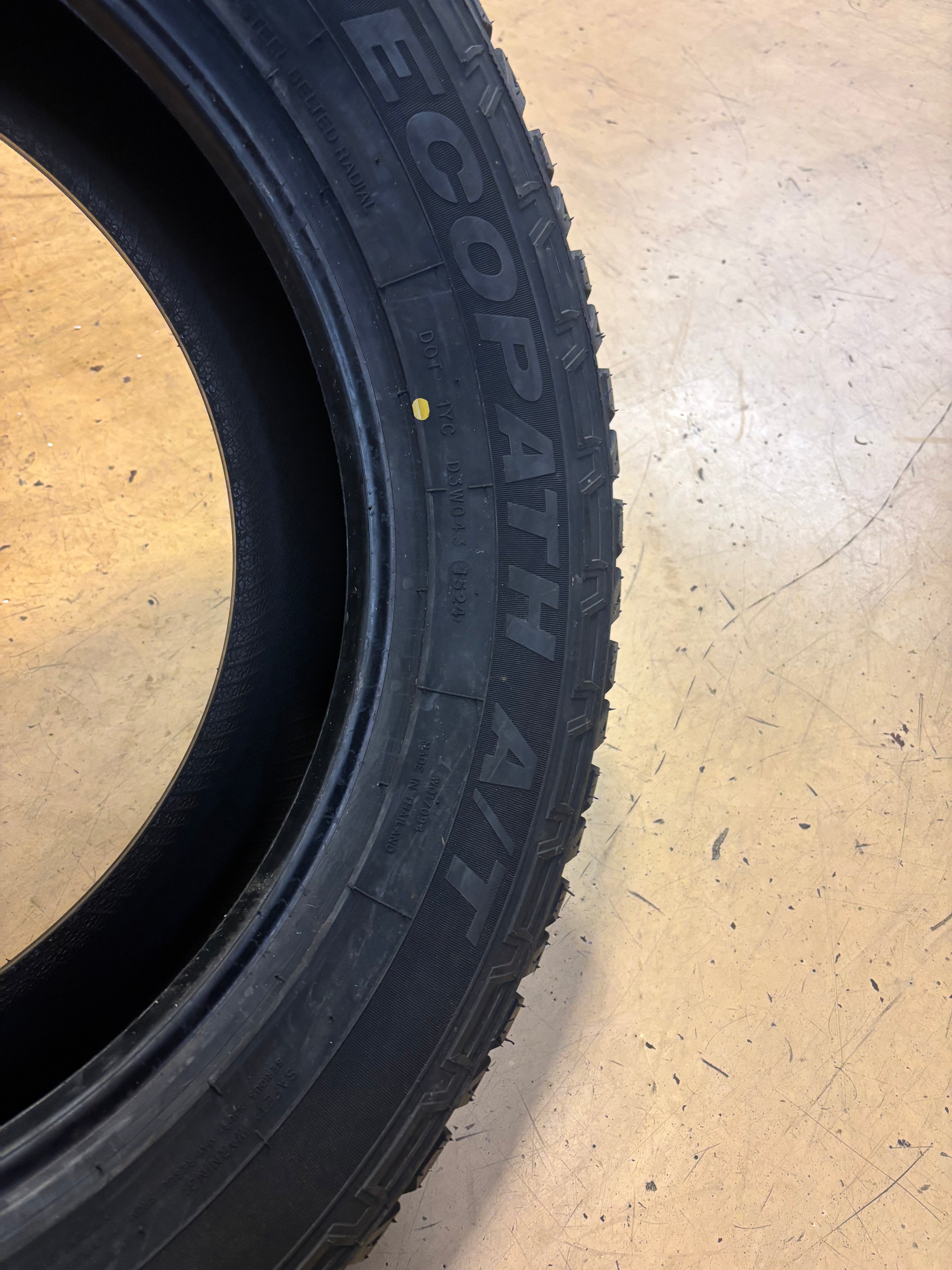 TRAVELSTAR ECOPATH A/T BSW P 275 60 20 115T ALL TERRAIN TIRE LLSUV022