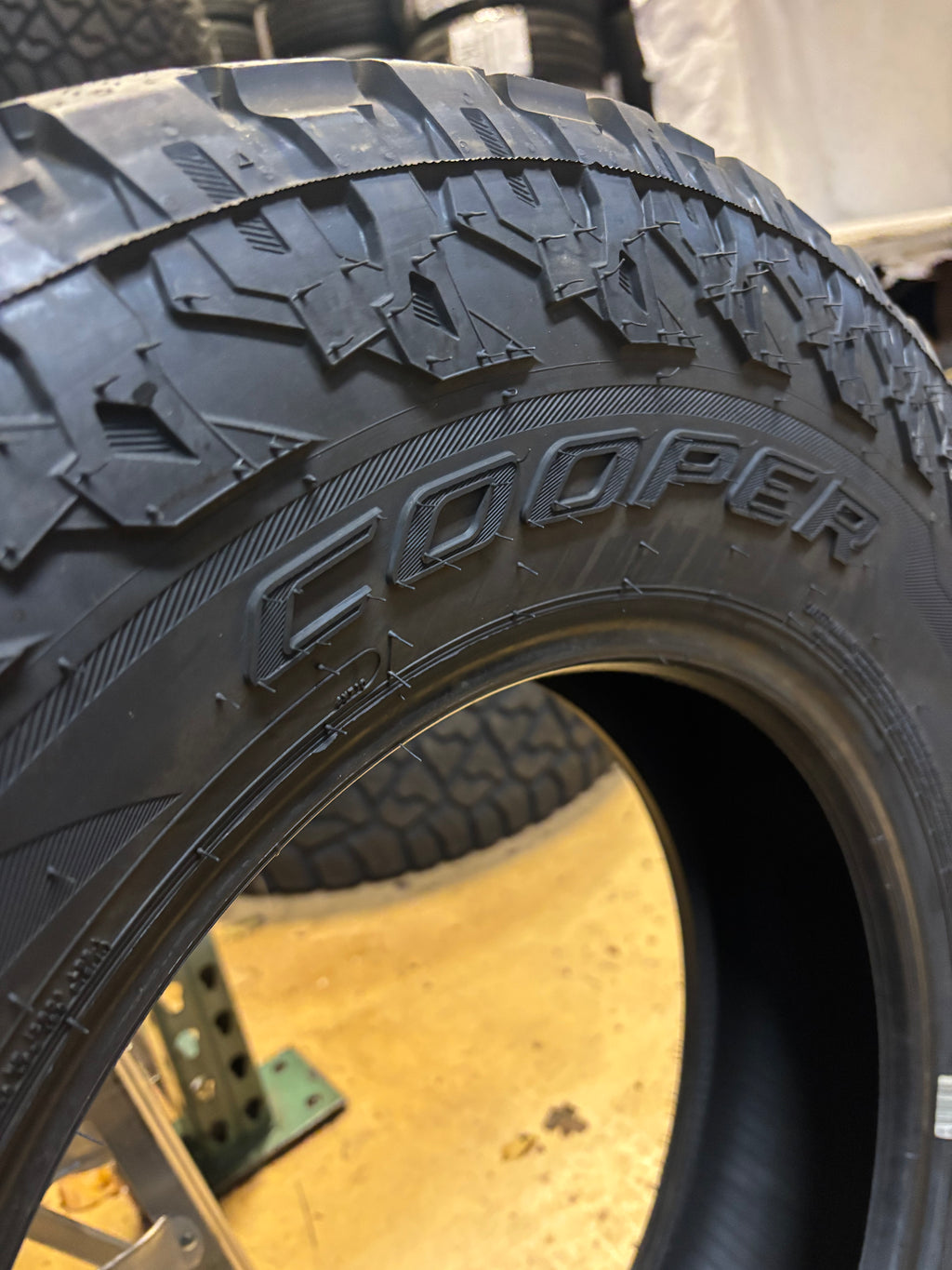 2 COOPER DISCOVERER ROAD + TRAIL AT BSW P 245 70 17 114T XL ALL TERRAIN TIRES 171276049