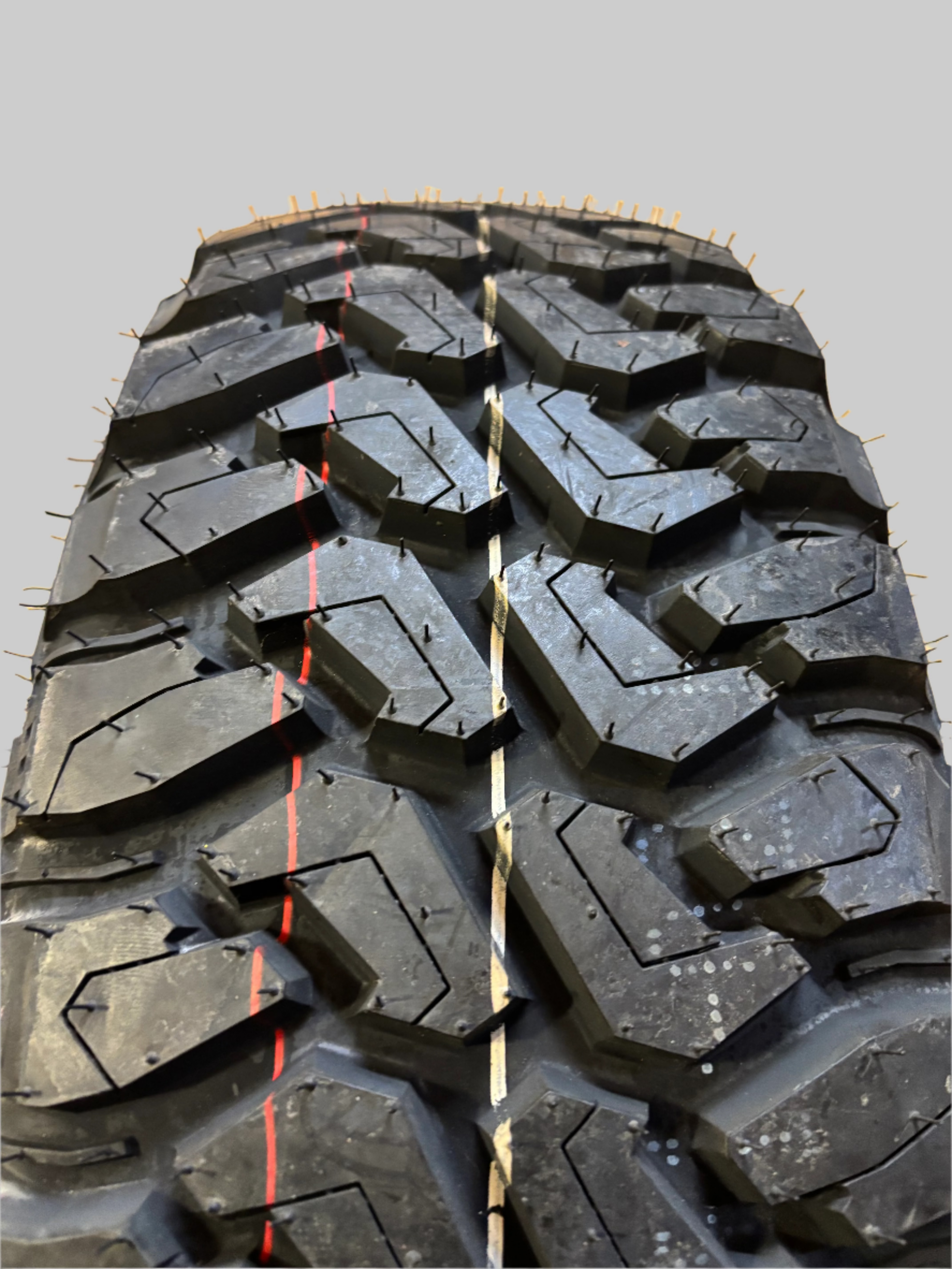 CENTENNIAL DIRT COMMANDER M/T BSW LT 265 70 17 121/118Q 10PLY MUD TERRAIN TIRE TCD1726570E