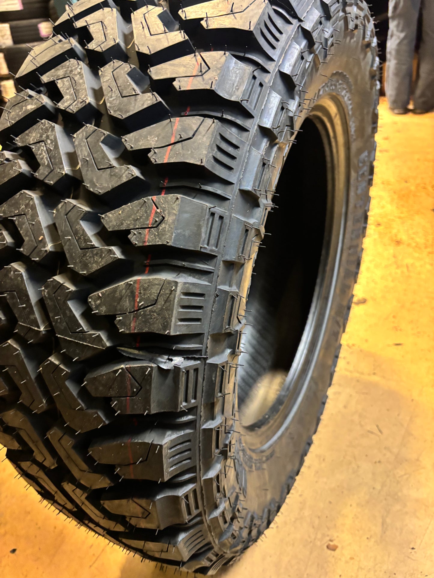2 CENTENNIAL DIRT COMMANDER M/T BSW LT 275 65 18 123/120Q LRE 10 PLY MUD TERRAIN  TIRES TCD1827565E