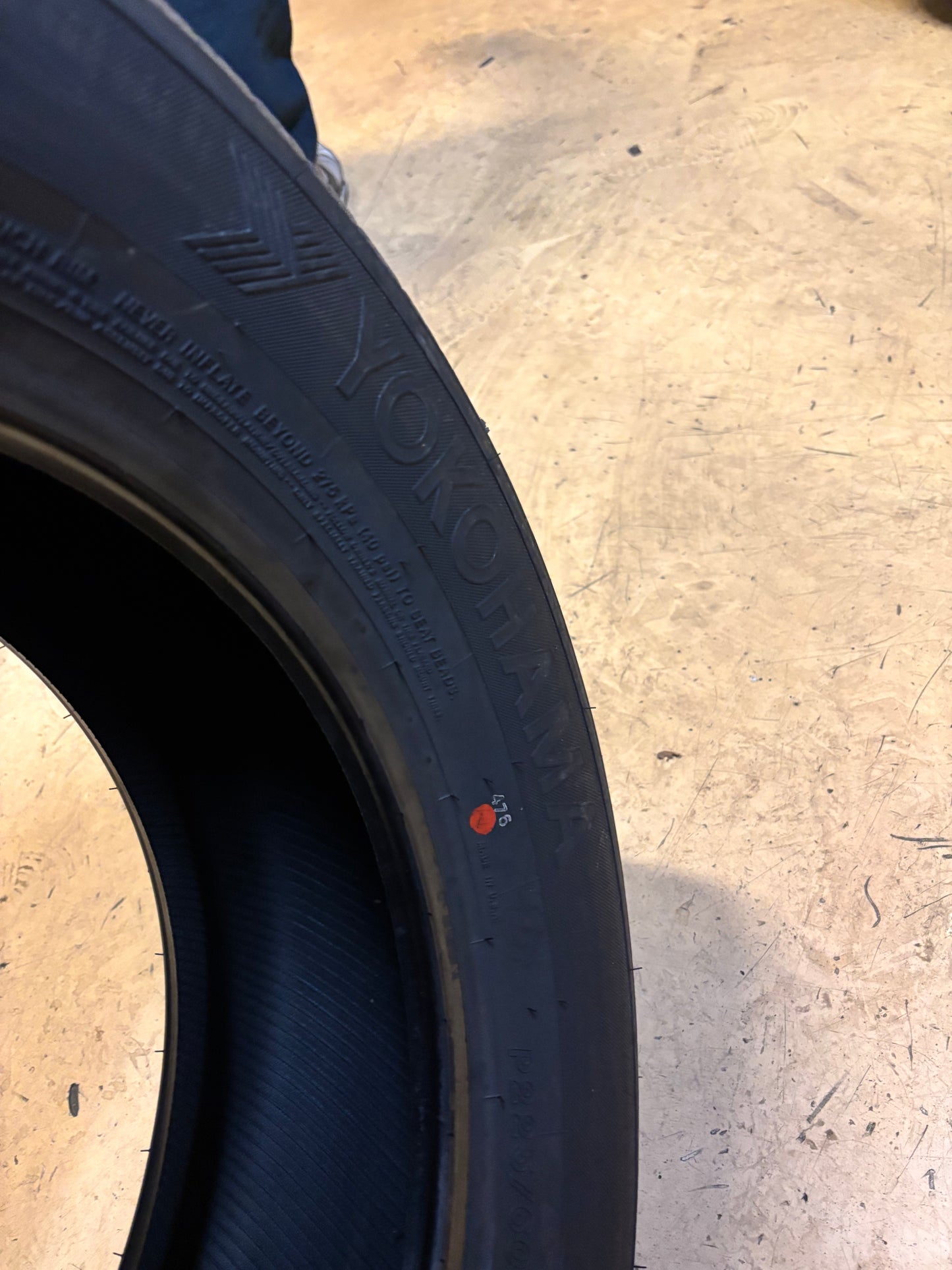 YOKOHAMA AVID TOURING S P 225 60 16 97S SL ALL SEASON TIRE 110131818