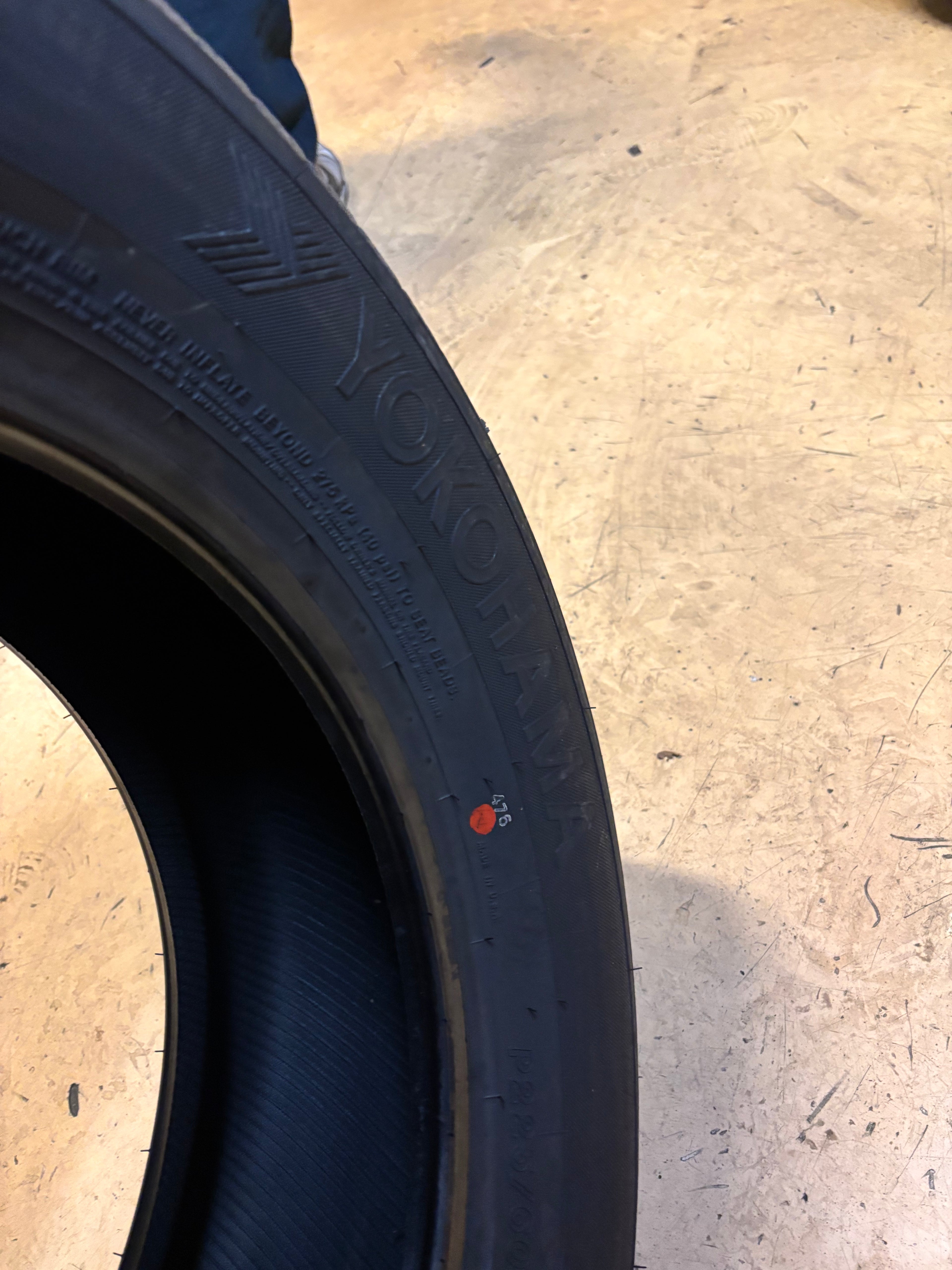 YOKOHAMA AVID TOURING S P 225 60 16 97S SL ALL SEASON TIRE 110131818
