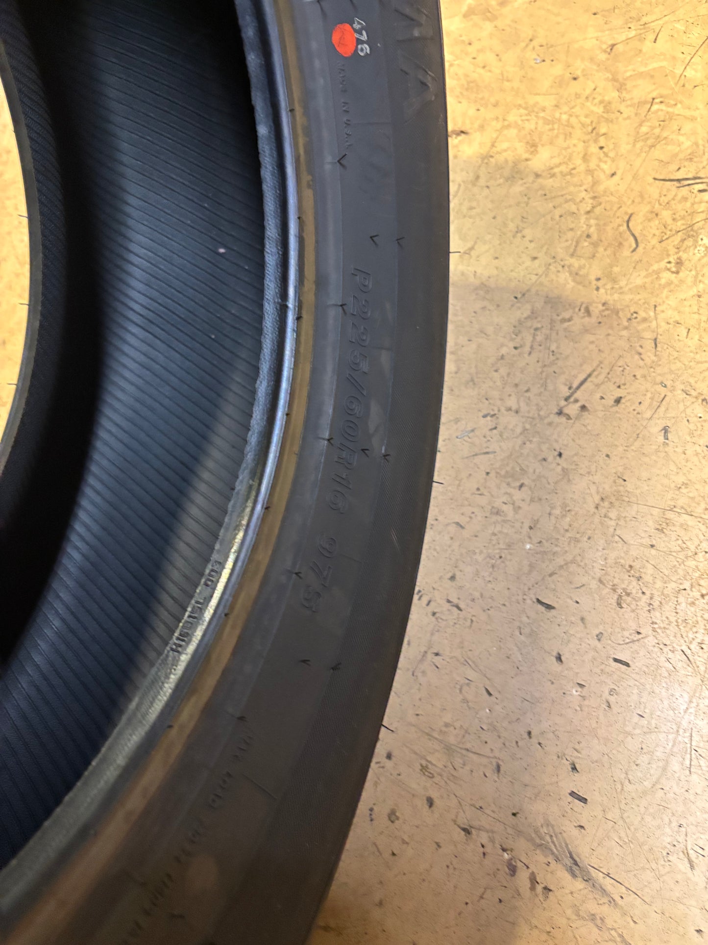 YOKOHAMA AVID TOURING S P 225 60 16 97S SL ALL SEASON TIRE 110131818