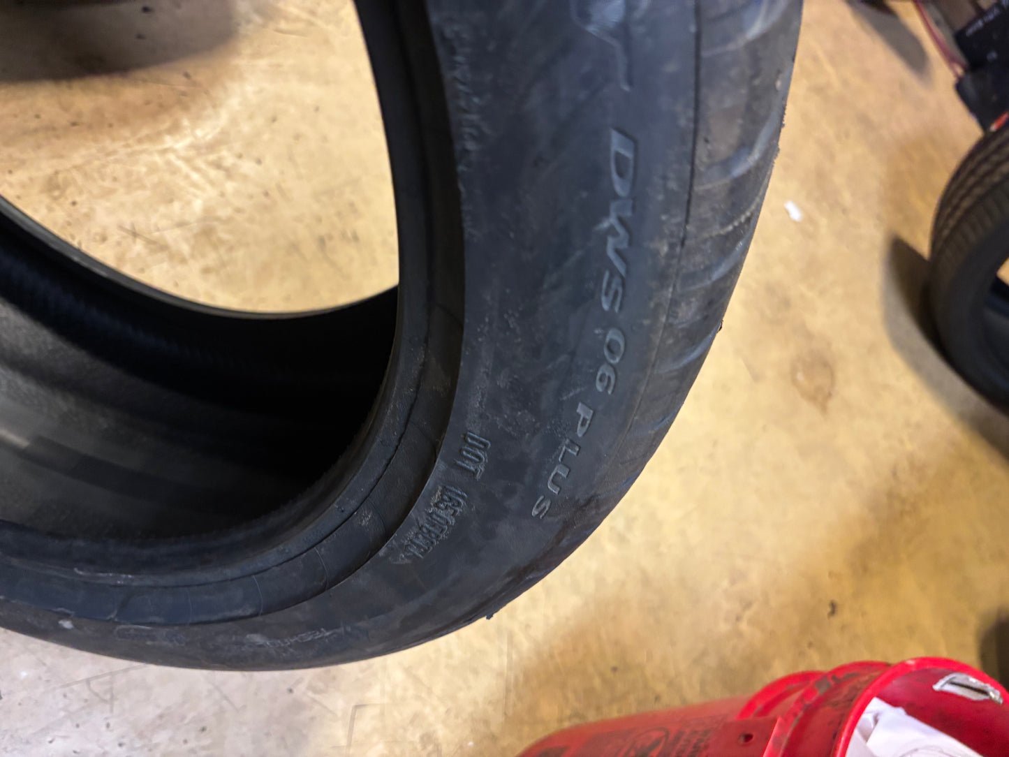 CONTINENTAL EXTREMECONTACT DWS06 PLUS P 255 40 19 100Y XL UHP TIRE 15573170000