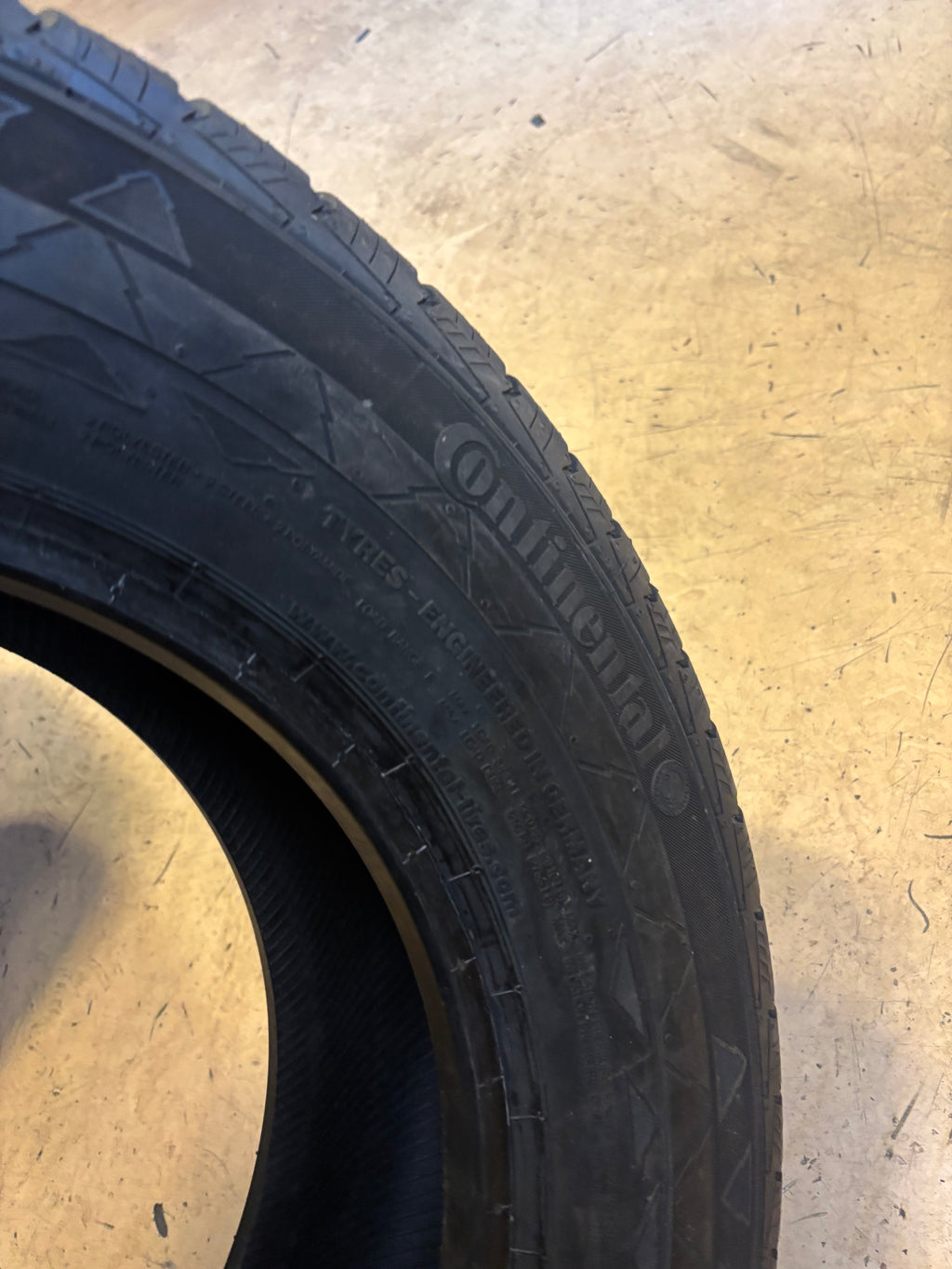 CONTINENTAL VANCOWINTER 2 235 65 16 118/116R LRE 10 PLY SNOW WINTER TIRE 04530730000