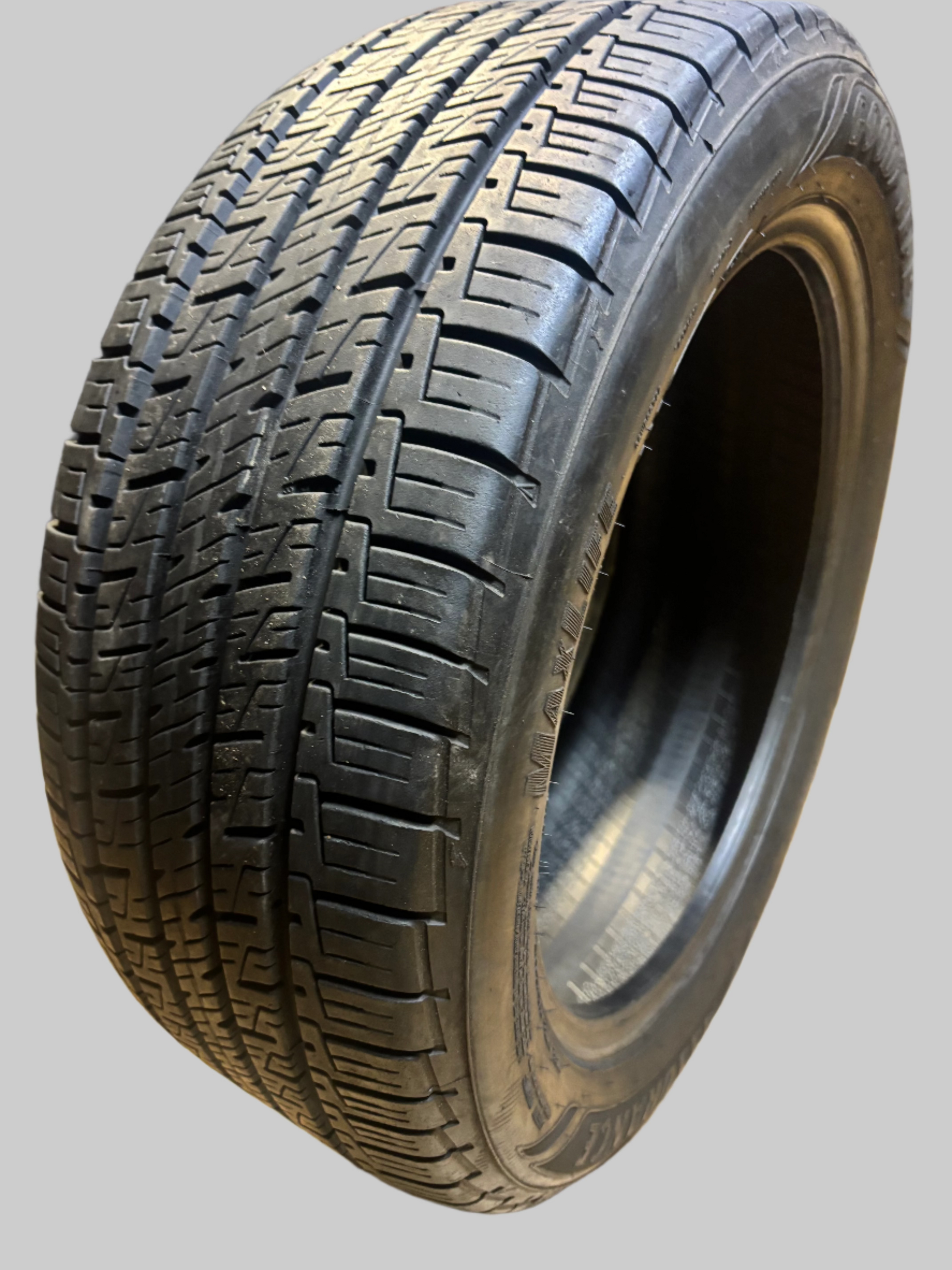 USED 10/32" GOODYEAR ASSURANCE MAXLIFE P 225 50 17 94H SL TIRE 110982545