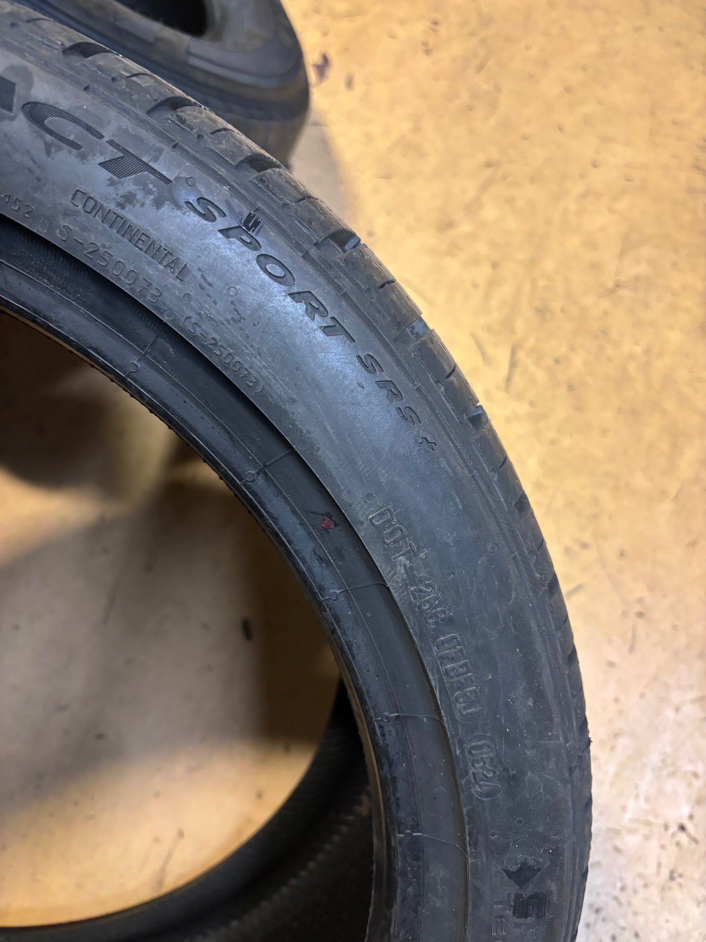CONTINENTAL CONTROLCONTACT SPORT SRS+ BSW P 255 35 18 94Y XL UHP TIRE 1557087000