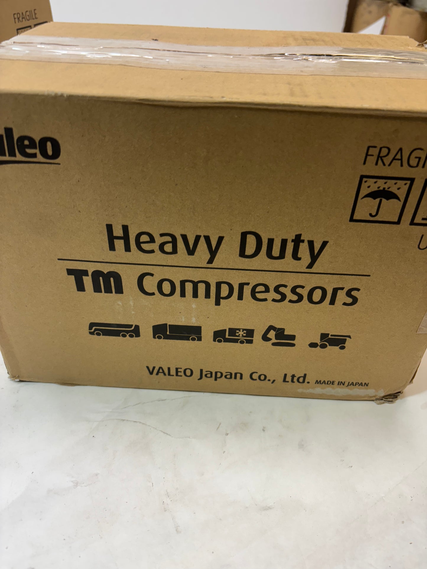 VALEO AC COMPROSSOR 2192113 01438-07304