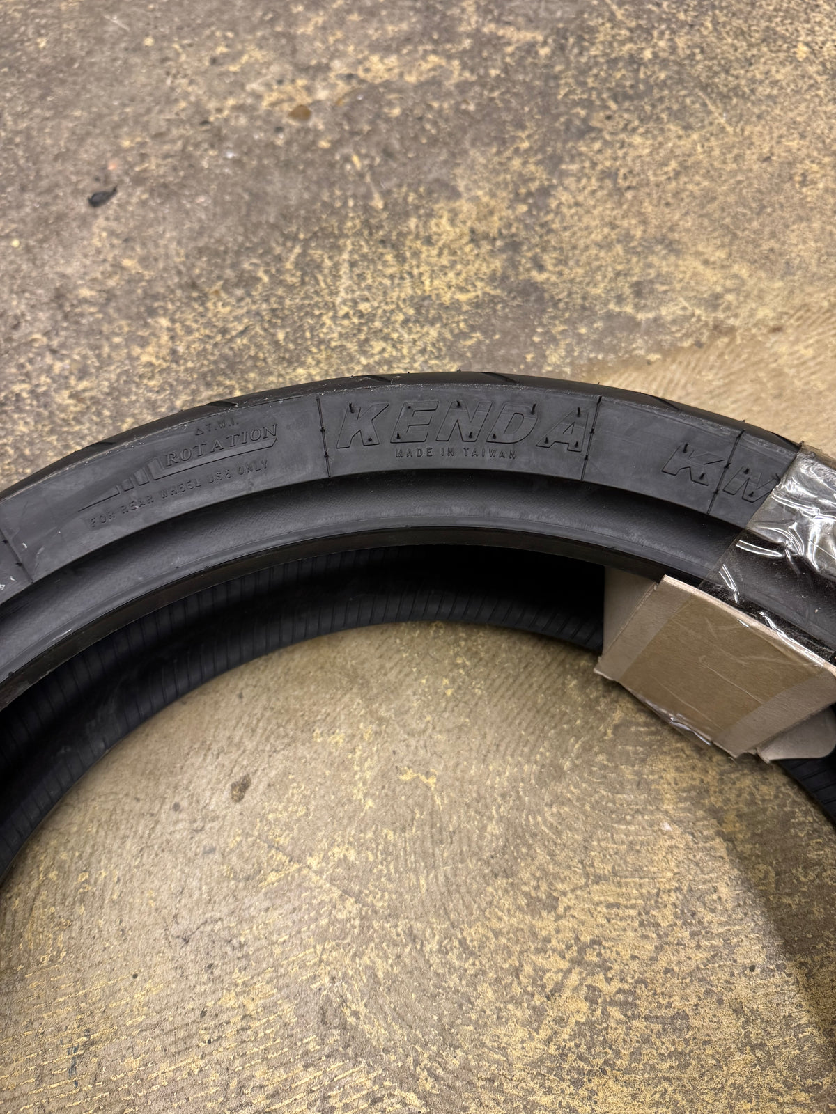 KENDA KM1 SPORT TOURING BSW 150 60 17 66H REAR MOTORCYCLE TIRE KDA0400105