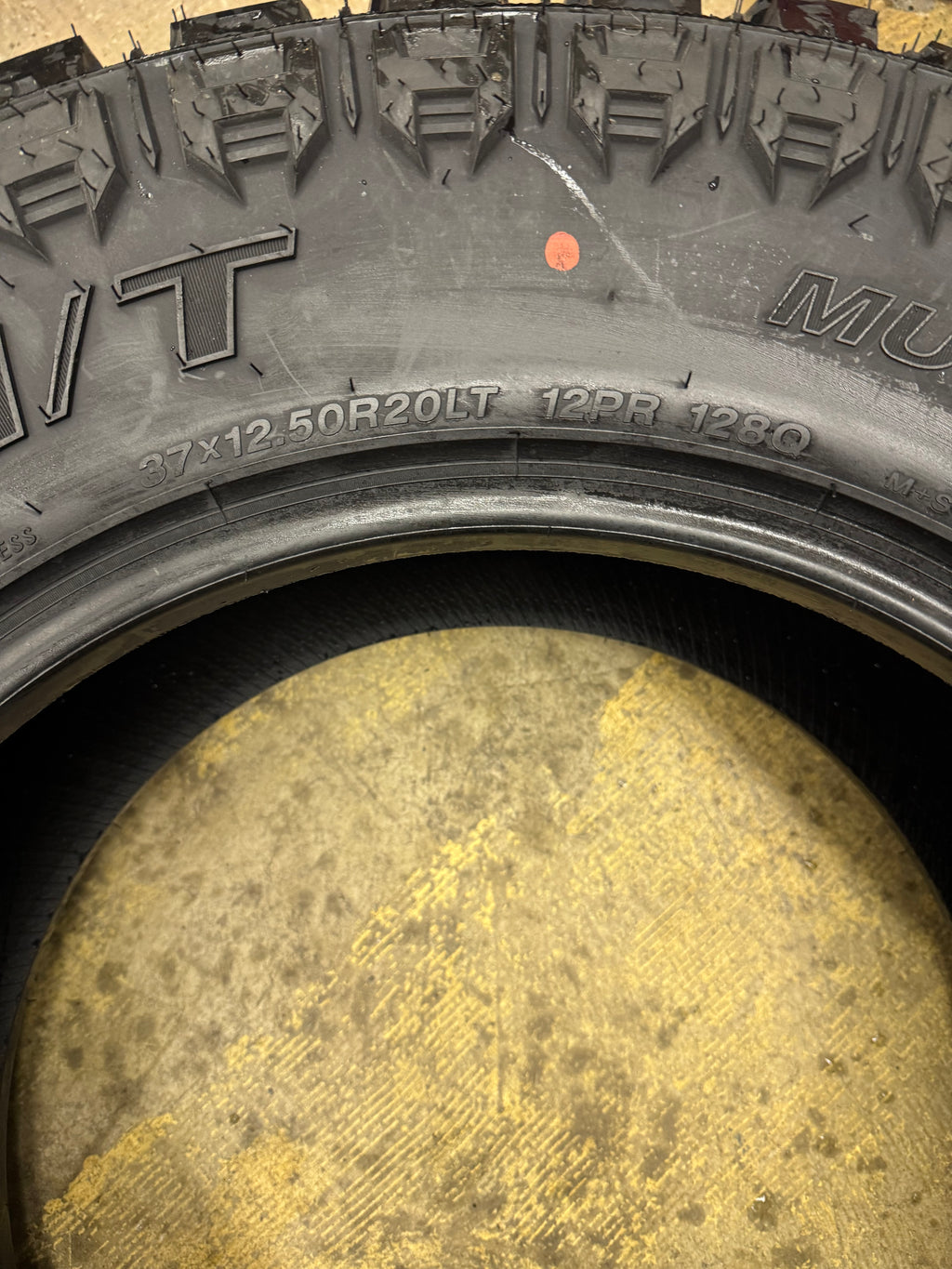 CELIMO PREVAIL M/T BSW LT 37 12.5 20 128Q 12PLY MUD TERRAIN TIRE 22000073