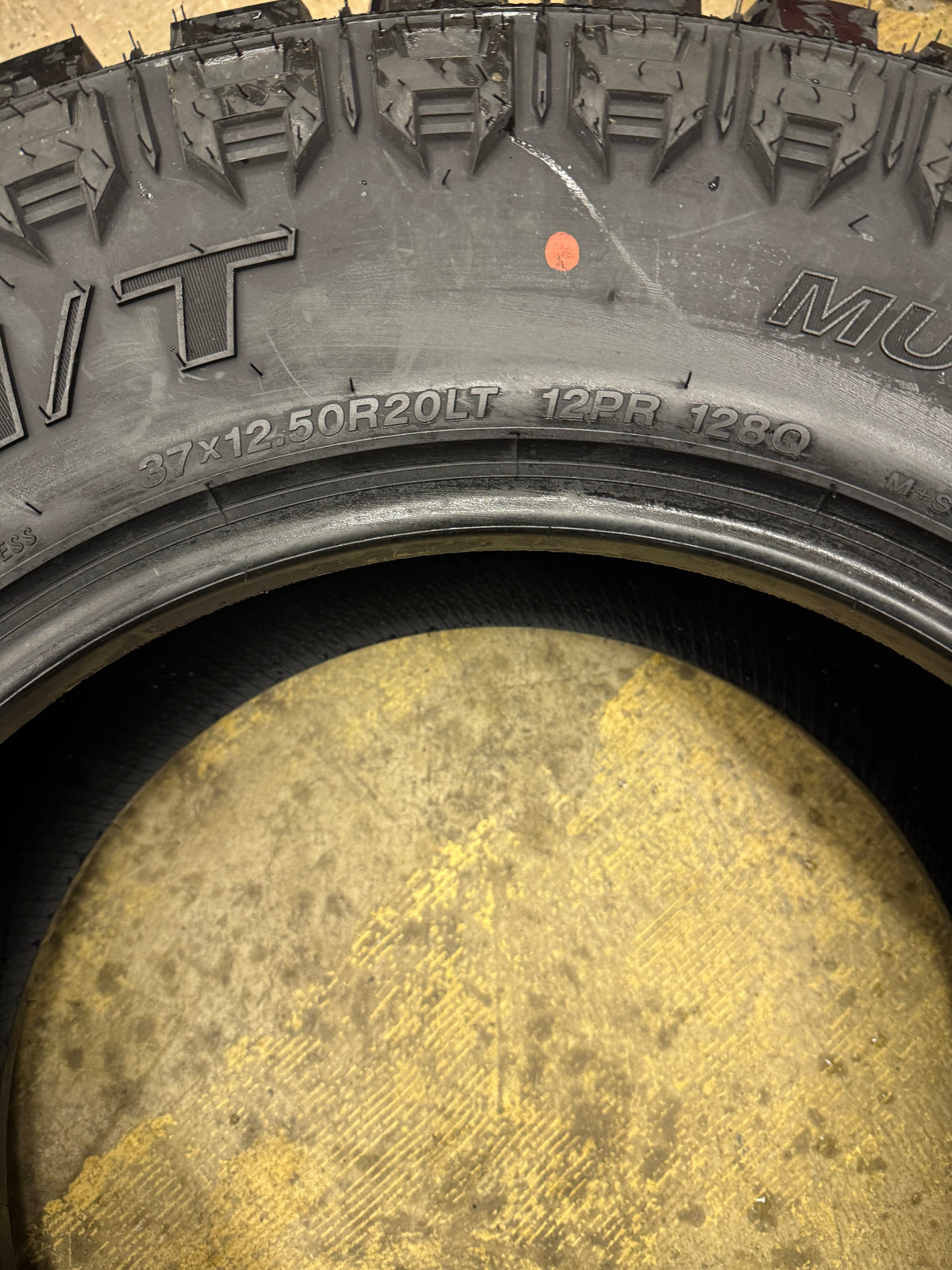 CELIMO PREVAIL M/T BSW LT 37 12.5 20 128Q 12PLY MUD TERRAIN TIRE 22000073
