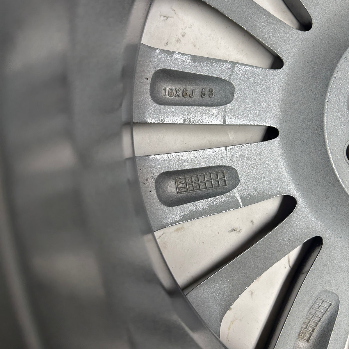 HONDA BLACKBURN HONDA 16 INCH 15 SPOKE ALLOY WHEEL  W64073MB