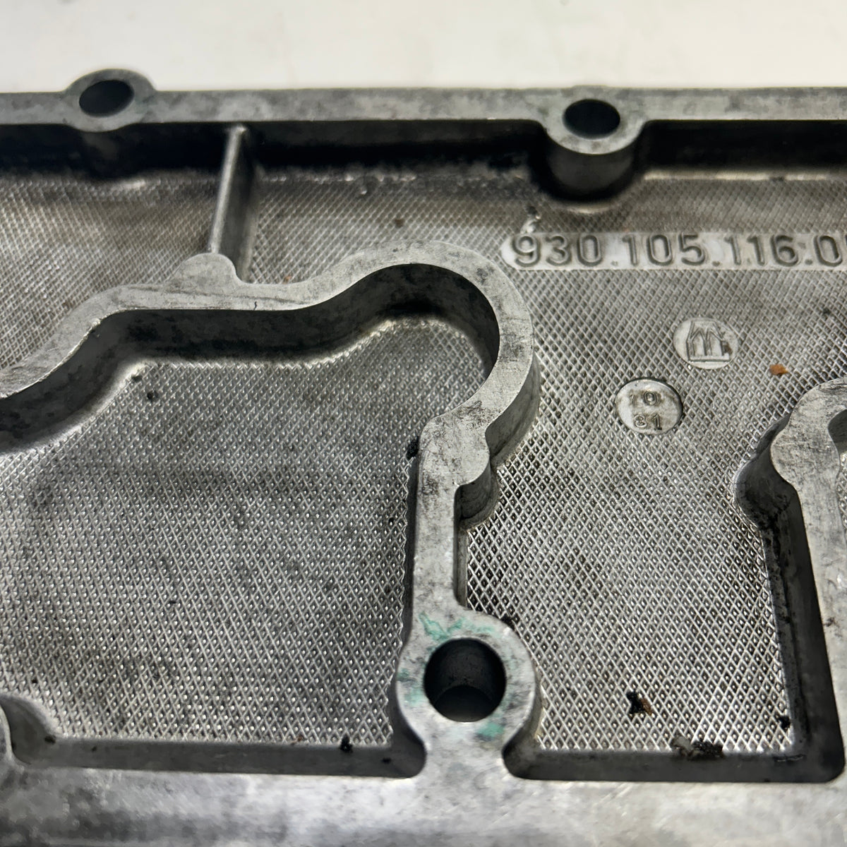 PORSCHE VALVE COVER EXHAUST PAIR  9301051160R
