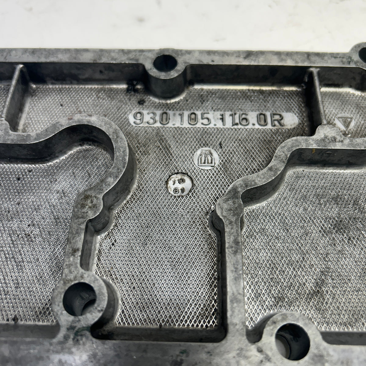 PORSCHE VALVE COVER EXHAUST PAIR  9301051160R